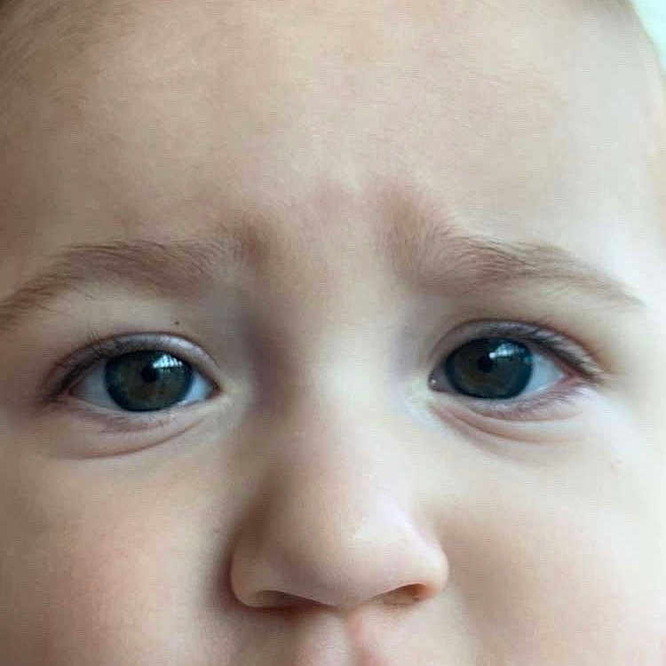 Dusan a rejoint le concours — aidez-le/la à gagner de superbes lots ! baby, child, close_up, cute, expression, eyes, face, funny_face, head, human, indoor, infant, mouth, person, portrait, skin, skin_tone, tongue, tongue_out, young_child