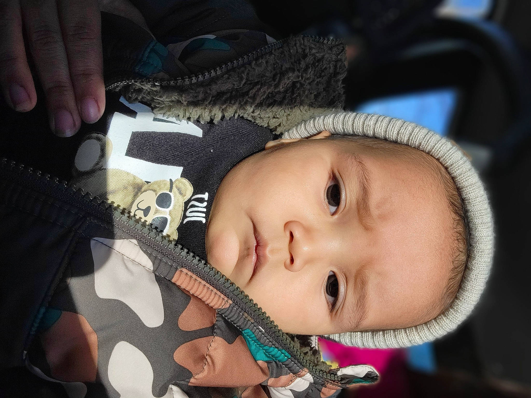 Onyx is registered to the contest to win money with this photo: baby, cheek, child, eyebrow, eyelash, fashion_accessory, finger, flash_photography, hairstyle, happy, headgear, iris, lip, mouth, nail, nose, pattern, person, skin, smile