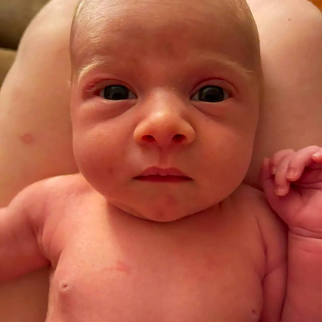 Constance is registered to the contest to win money with this photo: arm, cheek, chin, eye, eyebrow, eyelash, facial_expression, forehead, hand, head, human, human_body, lip, mouth, muscle, neck, nose, organ, person, skin