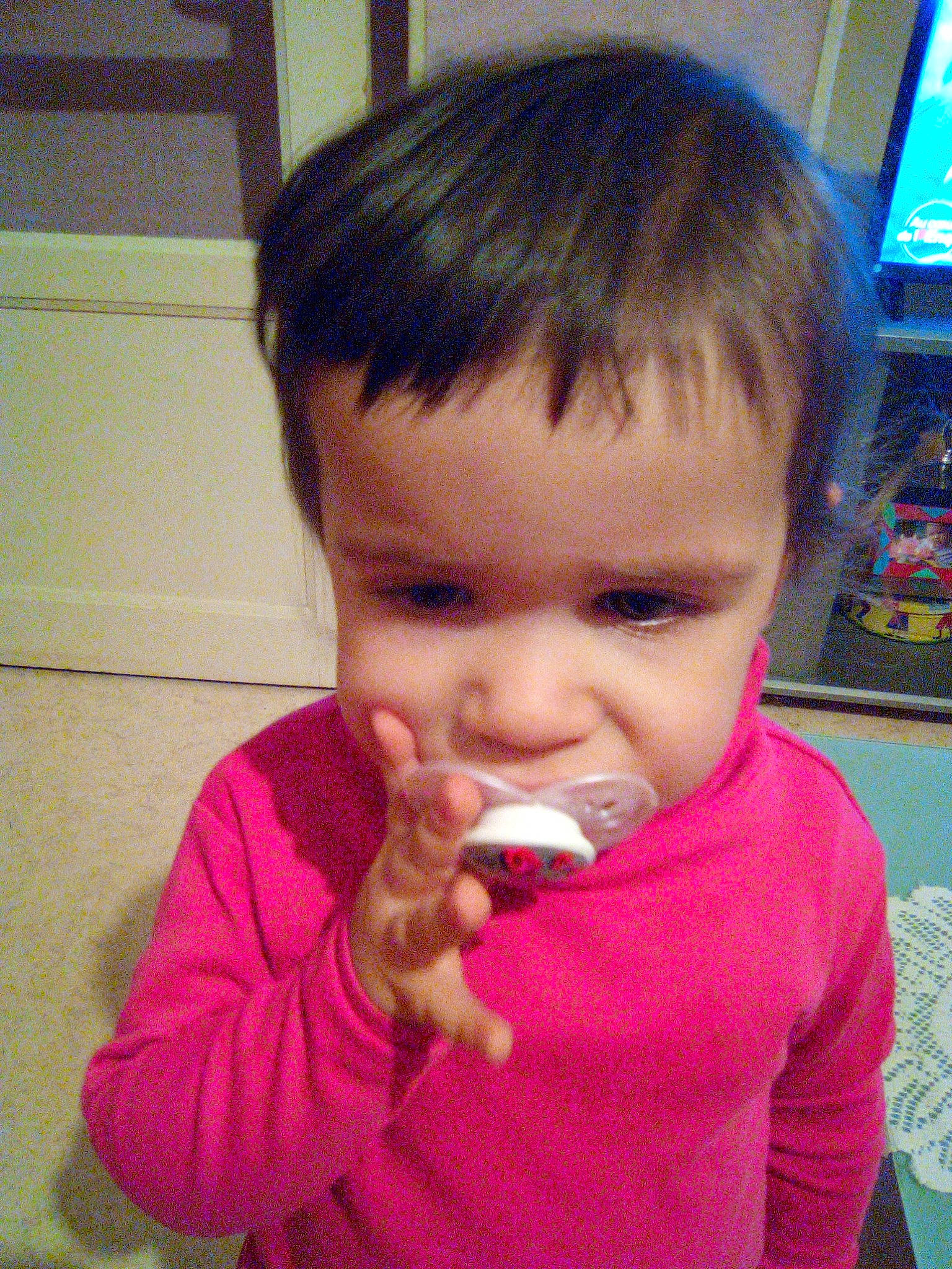 Emma participe au concours pour gagner de l'argent avec cette photo : child, mouth, nose, person, toddler