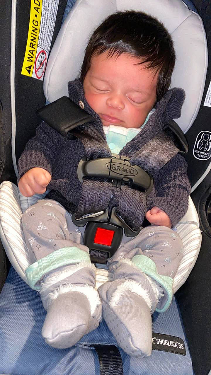 Jardani is registered to the contest to win money with this photo: auto_part, baby, baby_carriage, baby_in_car_seat, baby_products, car_seat, car_seat_cover, child, comfort, person, product, seat_belt, toddler