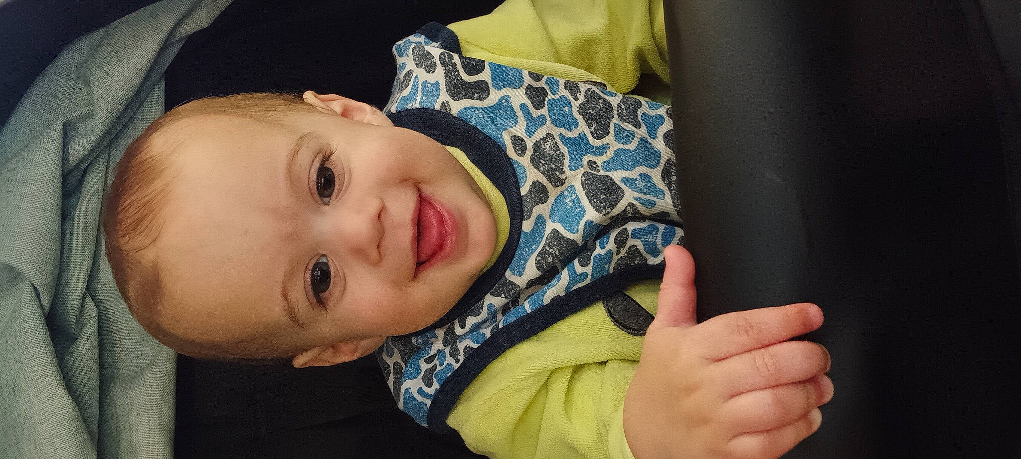 Nassim participe au concours pour gagner de l'argent avec cette photo : baby_laughing, baby_toddler_clothing, cheek, child, chin, comfort, finger, fun, gesture, happy, joy, lip, nail, neck, nose, pattern, person, sleeve, smile, thumb