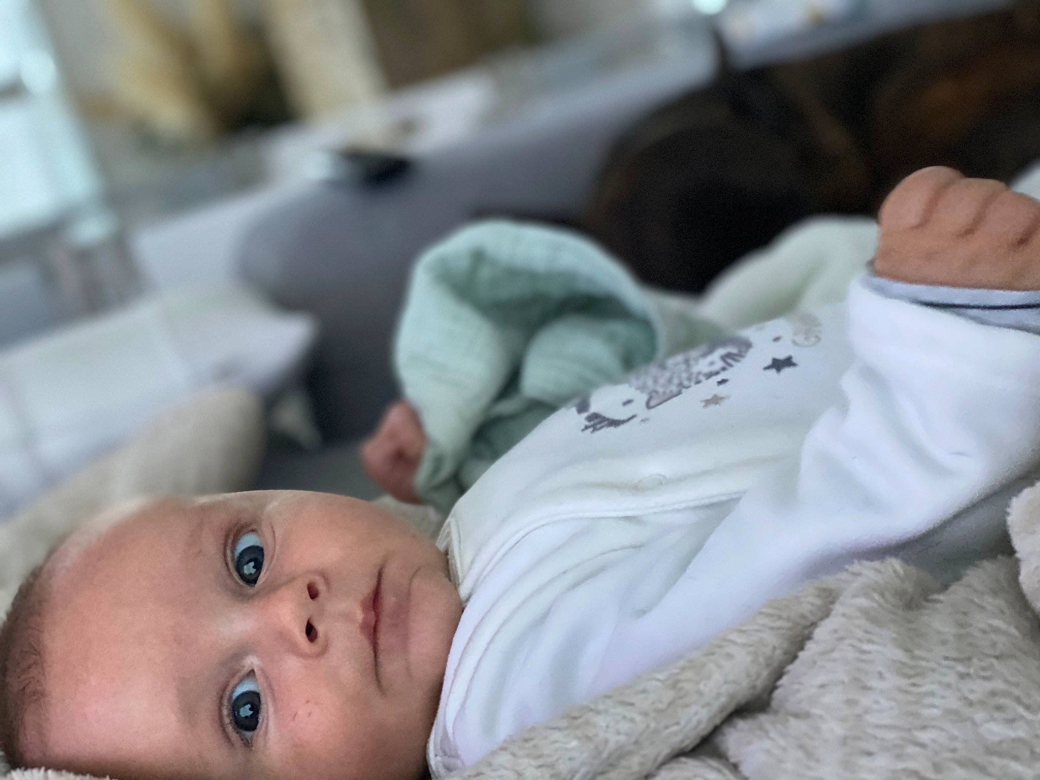 Maé participe au concours pour gagner de l'argent avec cette photo : baby, baby_products, baby_toddler_clothing, cheek, child, comfort, nap, person, room, skin, sleep, toddler