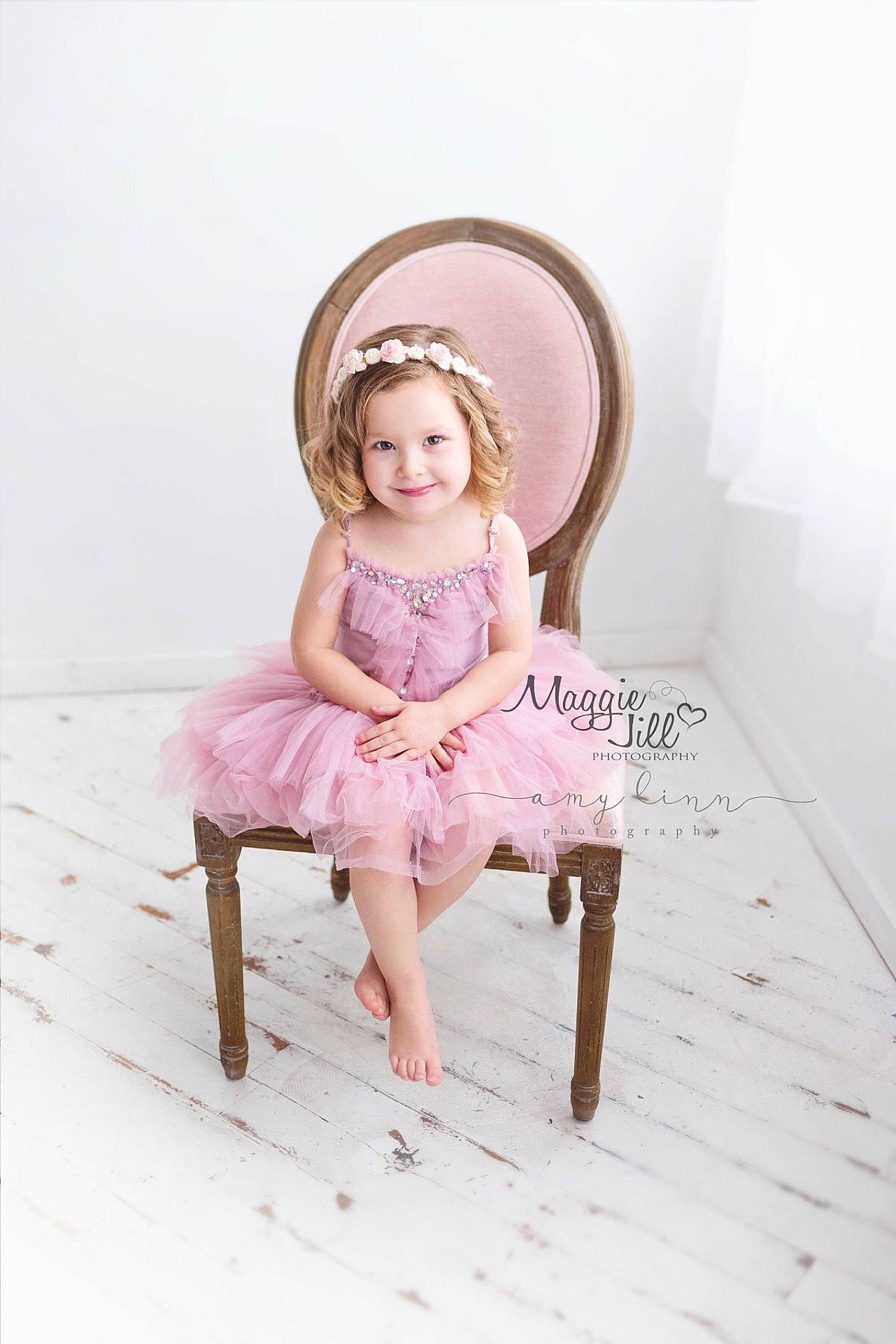 Eva is registered to the contest to win money with this photo: child, girl, hair_accessory, infant, joy, person, pink, sitting, toddler