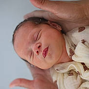 Luna participe au concours pour gagner de l'argent avec cette photo : baby, blanket, closeup, comfort, face, gentle, hands, human, infant, love, newborn, peaceful, person, portrait, rest, skin, sleeping, soft, tender, wrapped