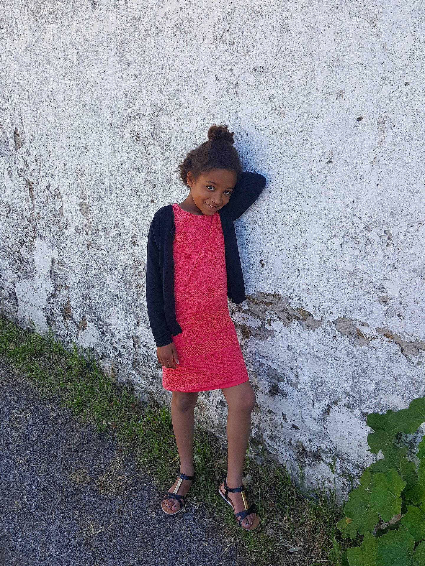 Noryane a rejoint le concours — aidez-le/la à gagner de superbes lots ! beauty, child, dress, girl, human_positions, image, joy, photograph, red, season, spring, toddler