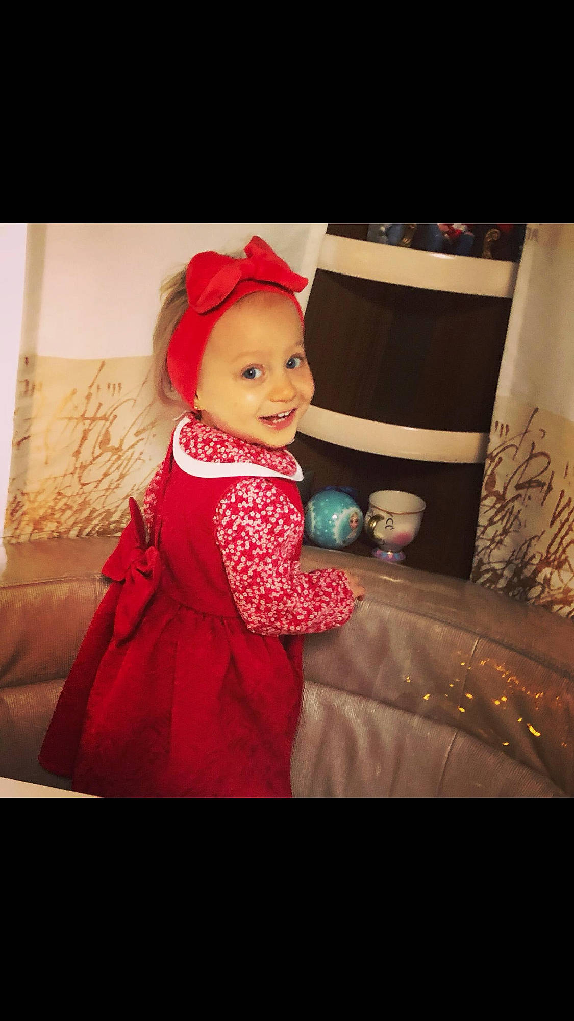 Bonnie a rejoint le concours — aidez-le/la à gagner de superbes lots ! baby, cheek, child, child_model, ear, eye, face, happy, head, headgear, joy, person, photography, pink, red, smile, toddler, tradition