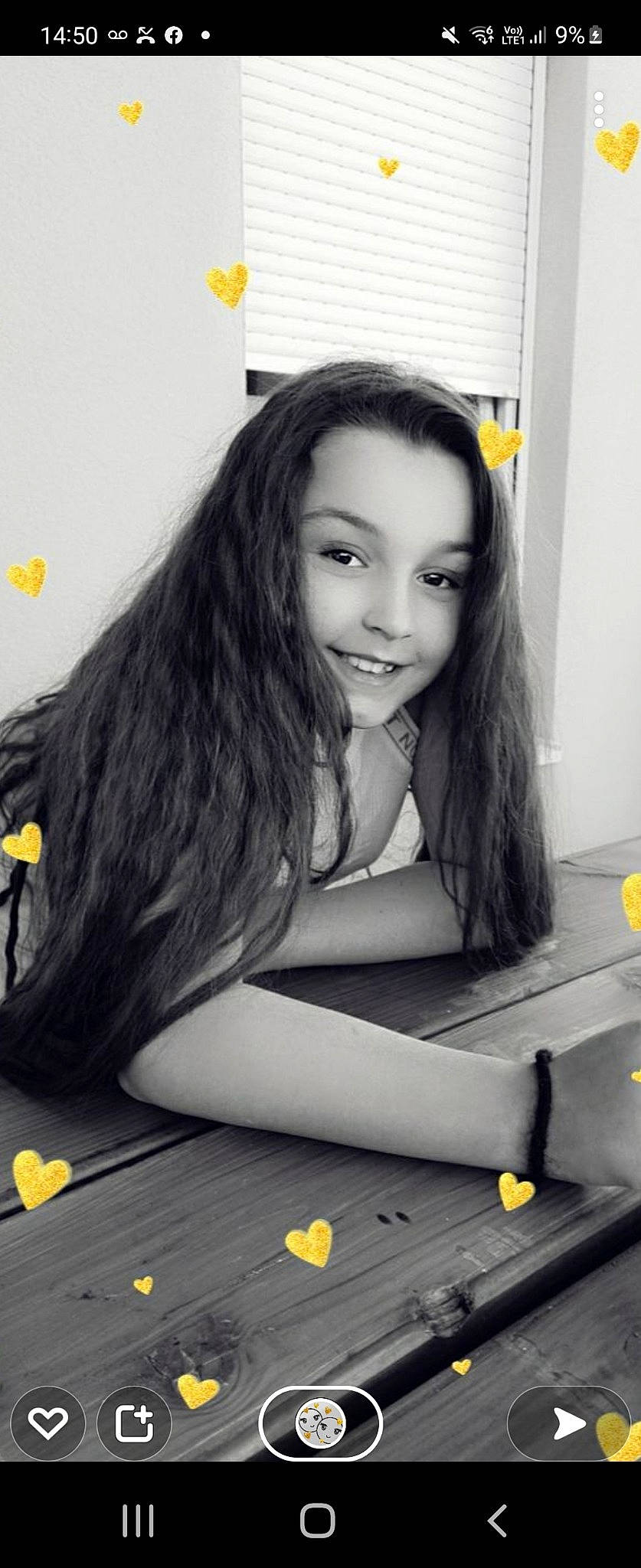 Malena participe au concours pour gagner de l'argent avec cette photo : automotive_design, black, black_hair, blond, chair, eyebrow, eyelash, fashion_design, flash_photography, flooring, hair, happy, joy, long_hair, monochrome_photography, person, smile, street_fashion, style, table