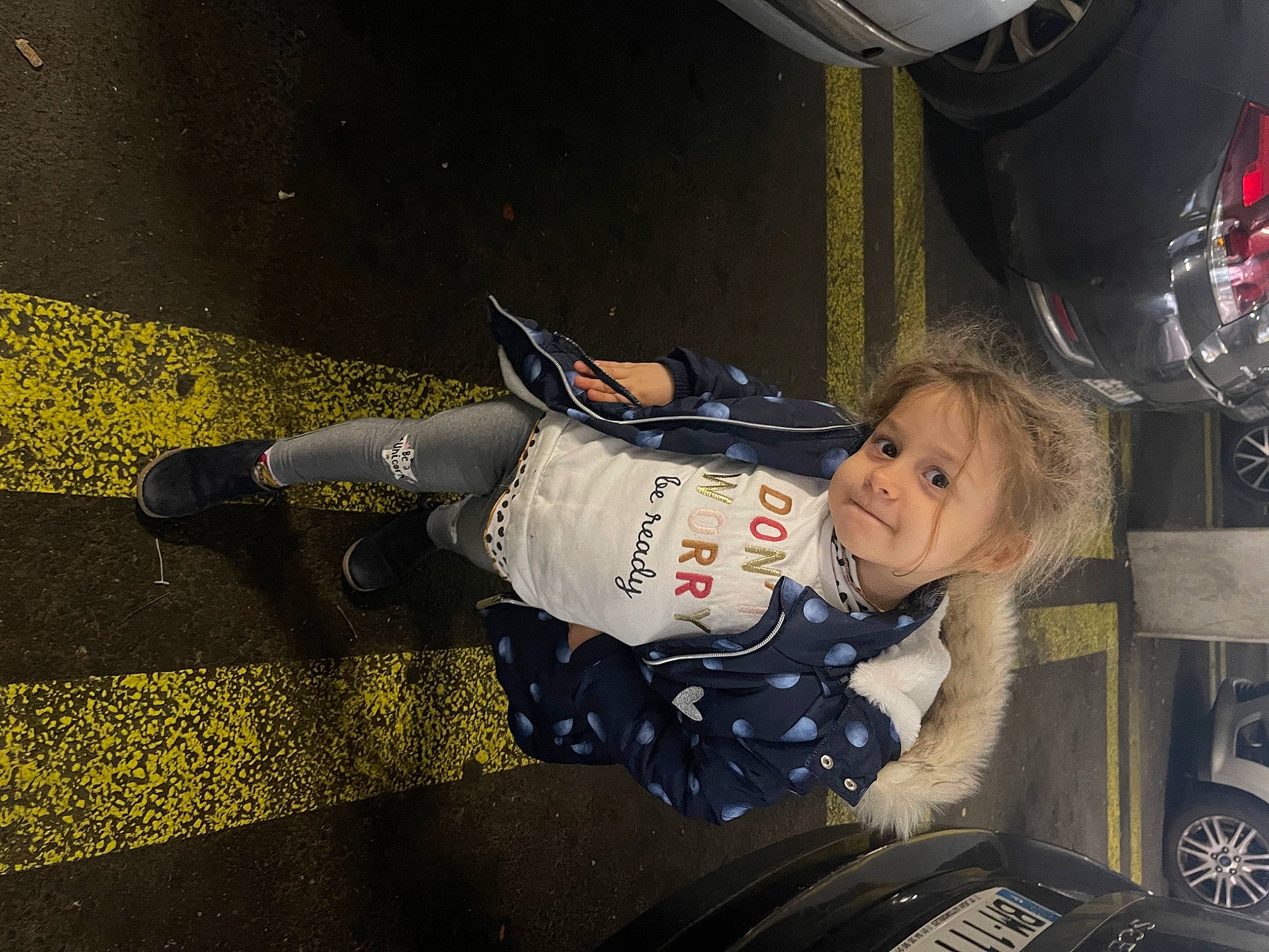 Théa a rejoint le concours — aidez-le/la à gagner de superbes lots ! auto_part, automotive_design, automotive_exterior, automotive_lighting, automotive_tire, automotive_wheel_system, bumper, carmine, electric_blue, fender, flash_photography, fun, headlamp, human_leg, joy, motor_vehicle, person, personal_protective_equipment, space, tire