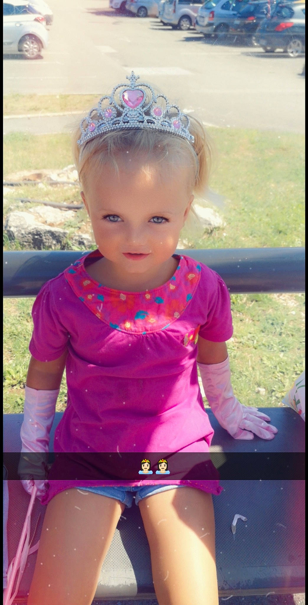 Kayna a rejoint le concours — aidez-le/la à gagner de superbes lots ! baby_toddler_clothing, cheek, child, child_model, clothing, cool, face, fashion_accessory, fun, hair_accessory, head, headband, headgear, headpiece, magenta, person, pink, play, skin, smile