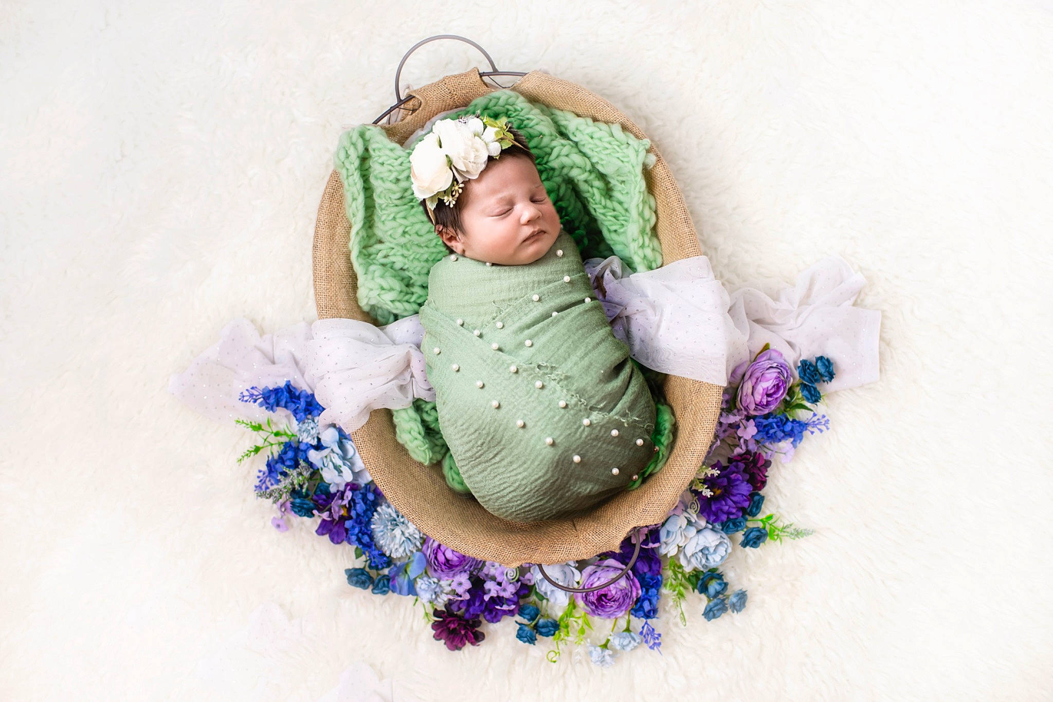 Macie is registered to the contest to win money with this photo: art, costume_hat, cut_flowers, electric_blue, eyelash, fashion_accessory, fictional_character, floral_design, flower, font, hair_accessory, headgear, headpiece, illustration, jewellery, lei, necklace, person, petal, plant