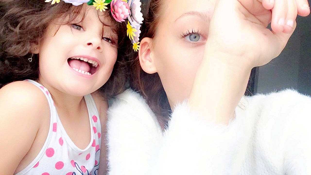 Cécilia a rejoint le concours — aidez-le/la à gagner de superbes lots ! beauty, cheek, child, child_model, chin, ear, eye, eyelash, face, facial_expression, friendship, fun, happy, lip, mouth, nose, person, pink, skin, smile