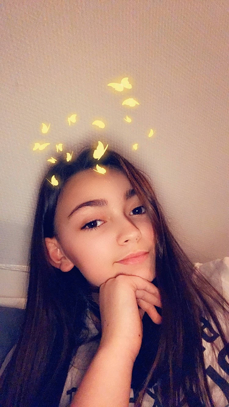 Kim a rejoint le concours — aidez-le/la à gagner de superbes lots ! beauty, black_hair, brown_hair, cheek, chin, eye, eyebrow, eyelash, face, forehead, hair, hairstyle, head, jaw, lip, long_hair, nose, person, photography, selfie