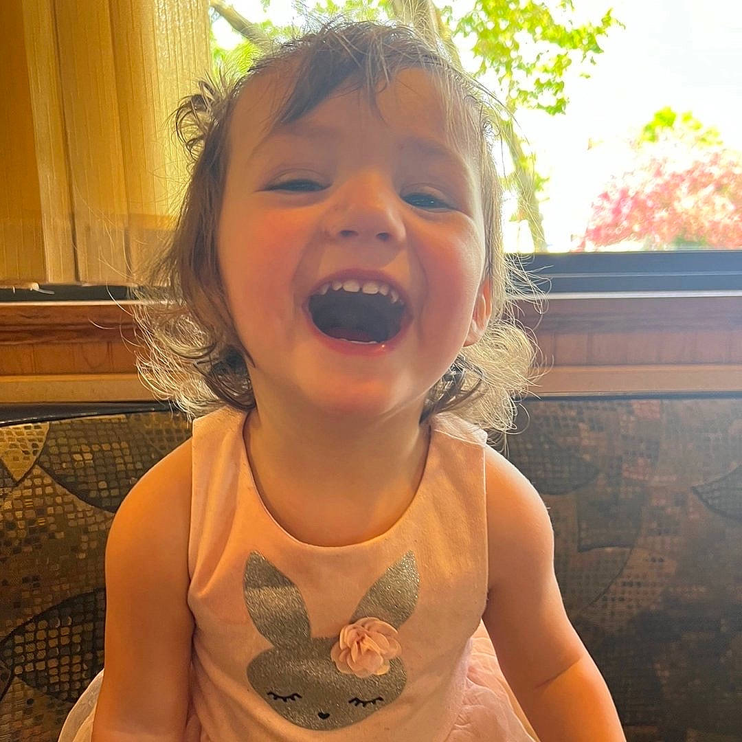 Alena is registered to the contest to win money with this photo: arm, cheek, ear, eye, eyebrow, eyelash, face, facial_expression, forehead, hair, head, lip, mouth, nose, organ, person, plant, shoulder, skin, smile