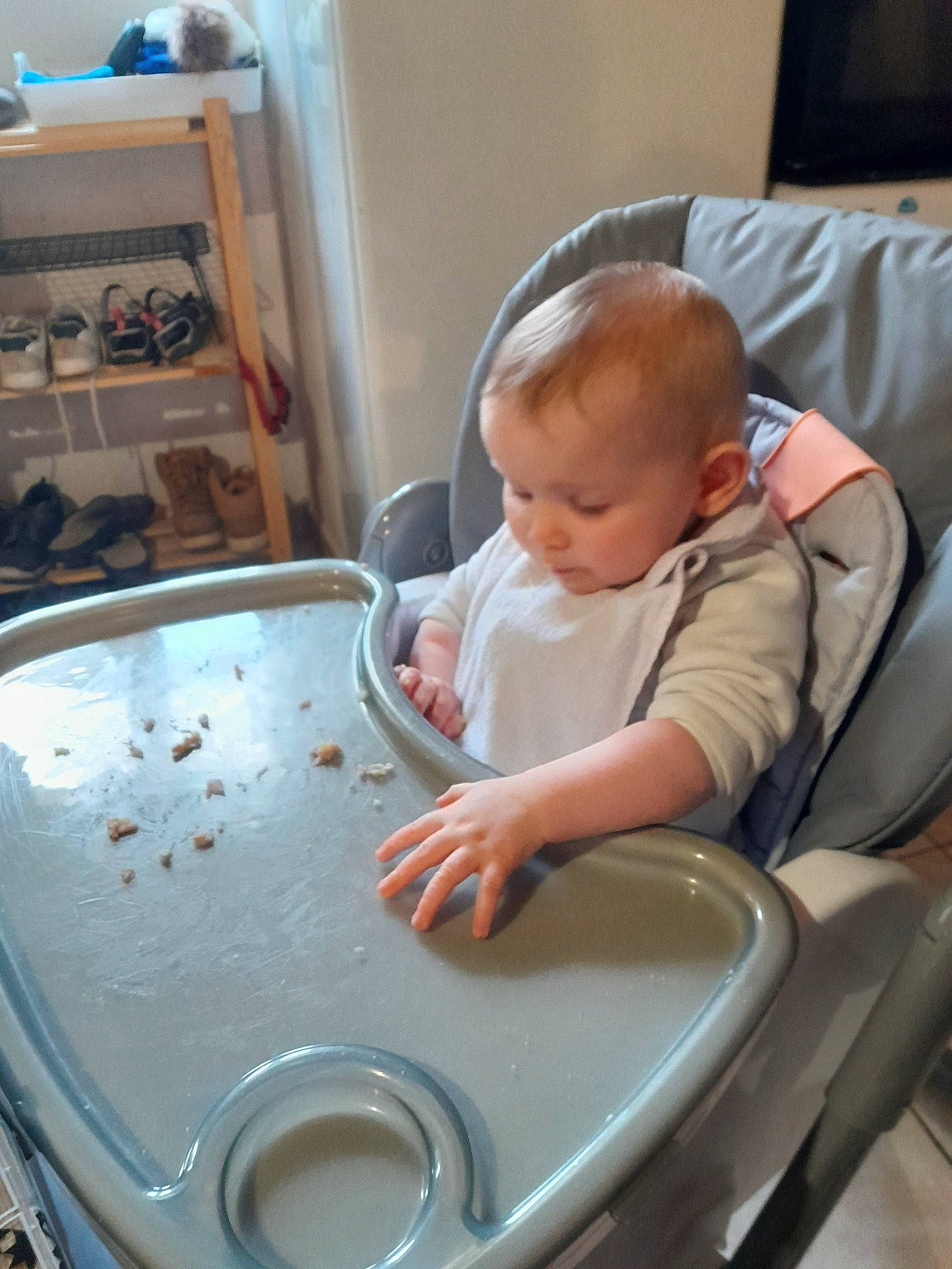 Lèonie a rejoint le concours — aidez-le/la à gagner de superbes lots ! auto_part, automotive_design, baby, baby_products, baby_toddler_clothing, bathing, chair, child, circle, comfort, fun, gas, person, play, plumbing_fixture, sitting, television, toddler