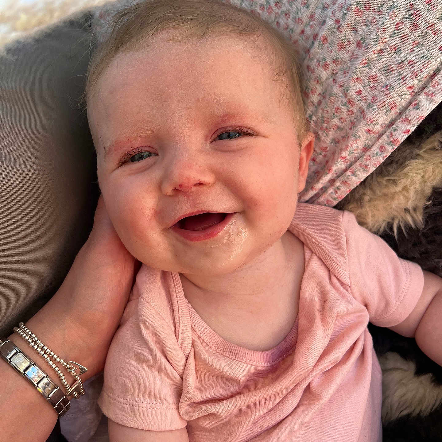 Sunni is registered to the contest to win money with this photo: accessories, baby, babylaughing, bodypart, bracelet, face, finger, hand, happy, head, jewelry, laughing, newborn, person, photography, portrait, smile, strap, wrist, wristwatch