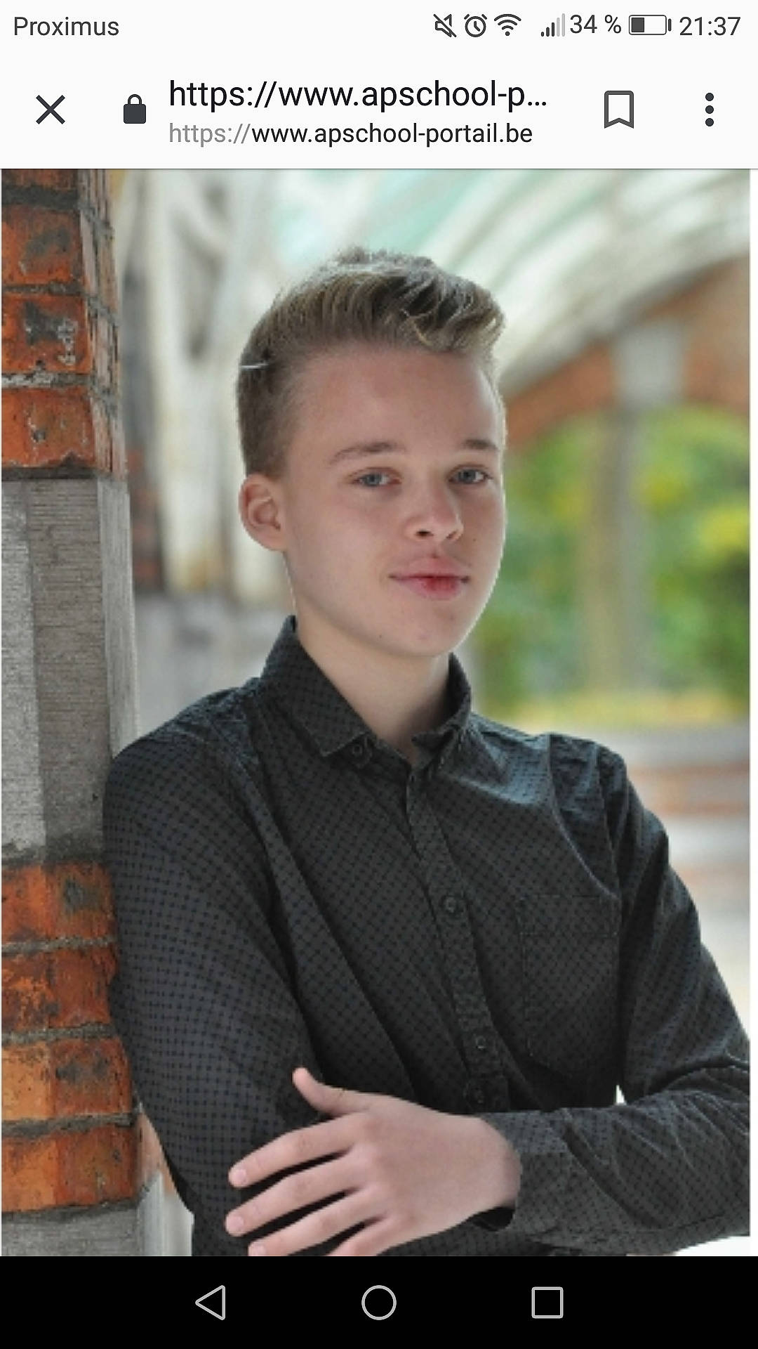 Lucas participe au concours pour gagner de l'argent avec cette photo : boy, forehead, gentleman, girl, hairstyle, outerwear, person, photo_caption, portrait_photography, product, smile