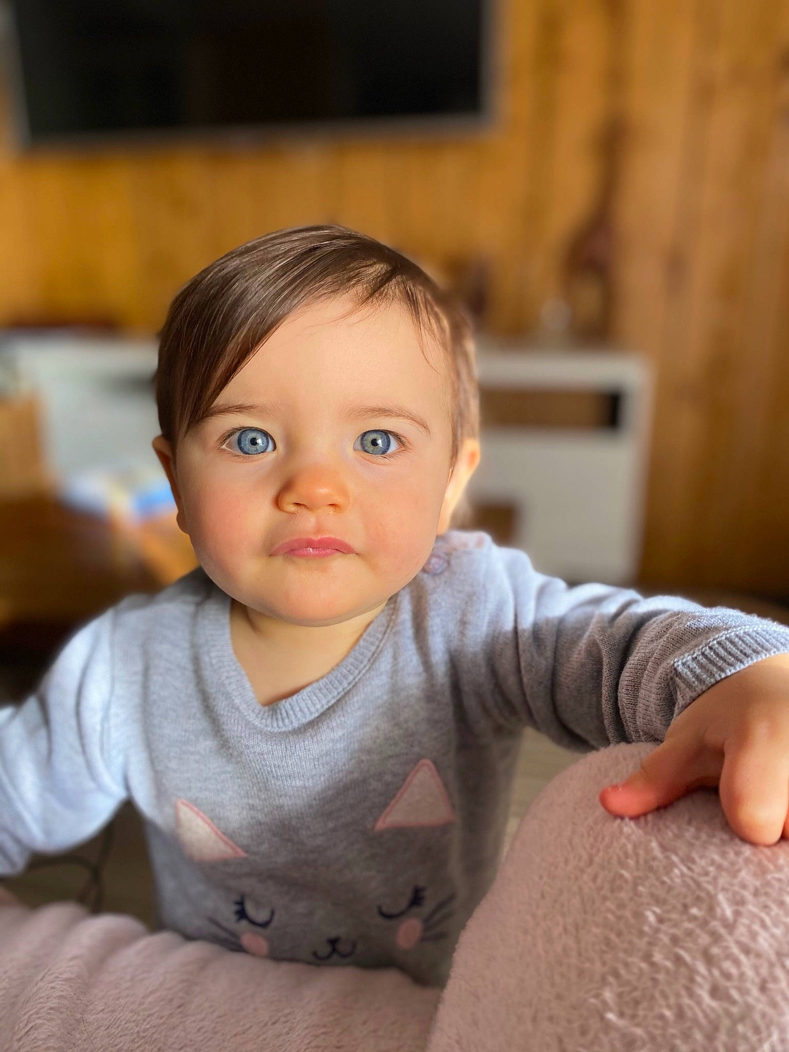 Giuliana participe au concours pour gagner de l'argent avec cette photo : arm, baby_toddler_clothing, cheek, chin, eye, face, flash_photography, gesture, hair, happy, head, iris, joint, lip, nose, person, shoulder, skin, sleeve, smile