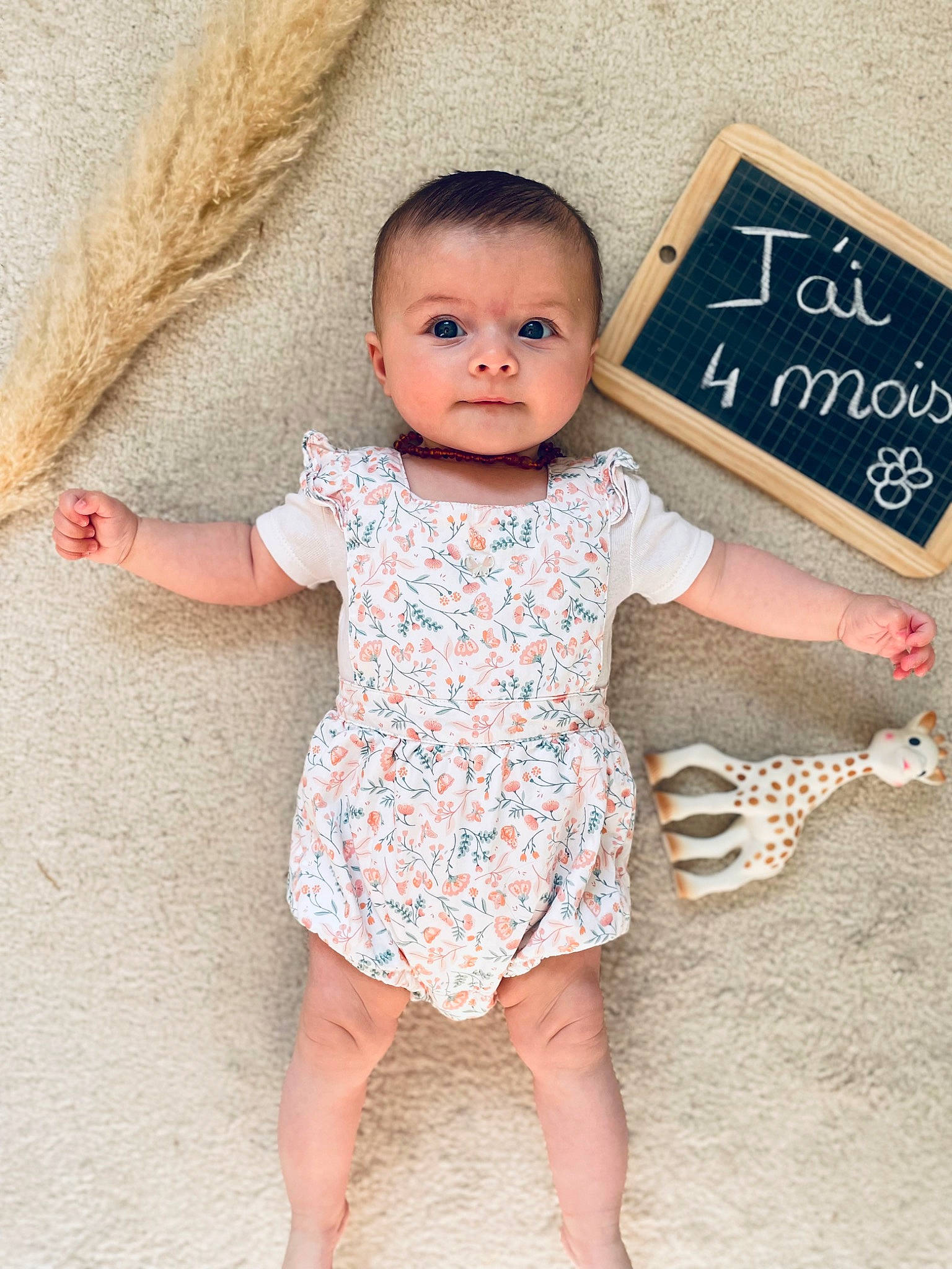 Capucine participe au concours pour gagner de l'argent avec cette photo : baby, baby_toddler_clothing, beauty, child, day_dress, dress, eyelash, finger, foot, handwriting, happy, one_piece_garment, organ, pattern, person, pink, product, skin, sleeve, toddler