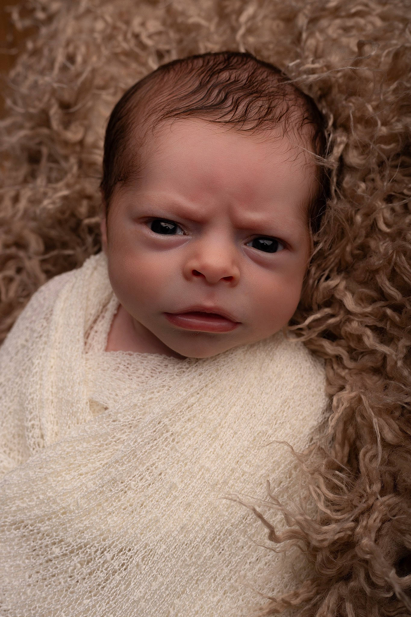Sandro a rejoint le concours — aidez-le/la à gagner de superbes lots ! baby, cheek, chin, eye, eyebrow, eyelash, face, flash_photography, forehead, grass, happy, head, iris, lip, neck, nose, person, skin, sleeve, toddler