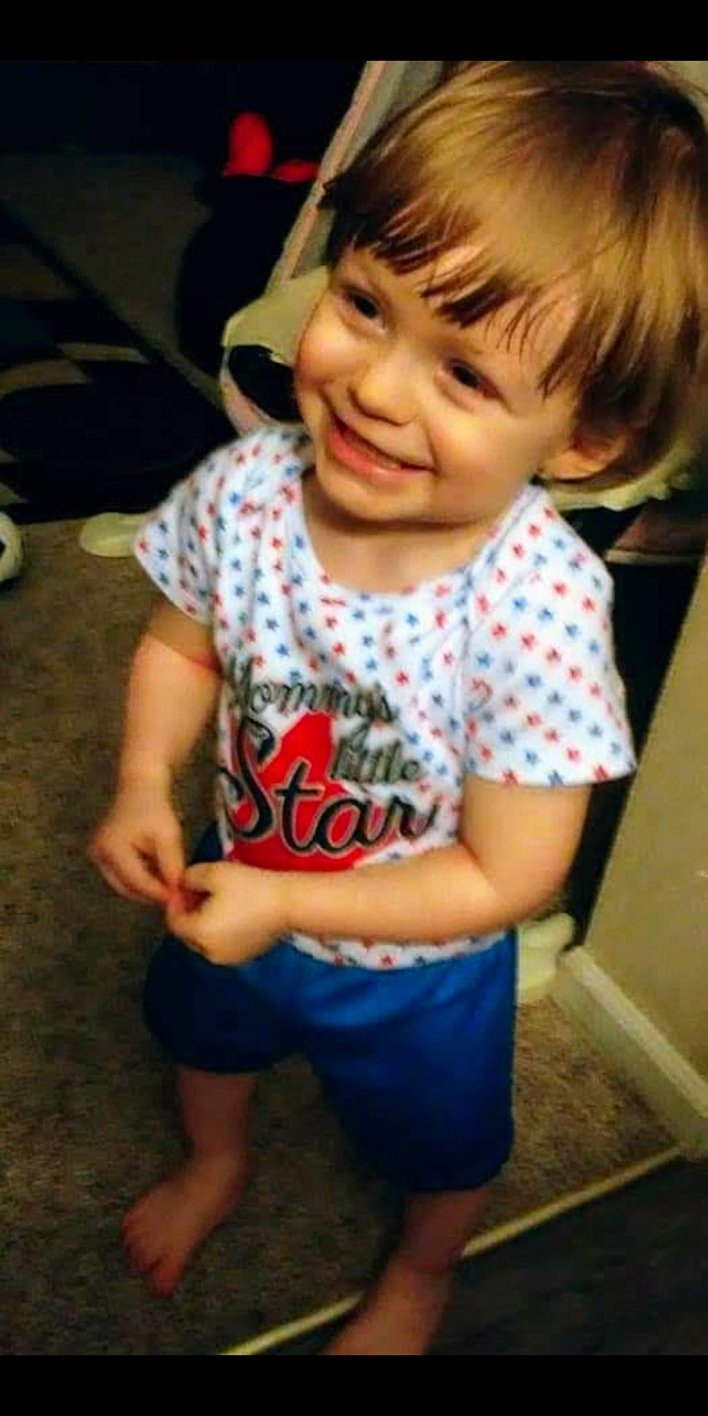 Gabriel is registered to the contest to win money with this photo: arm, cheek, child, chin, cool, eye, facial_expression, finger, fun, hair, head, joy, leg, mouth, nose, person, play, skin, smile, standing