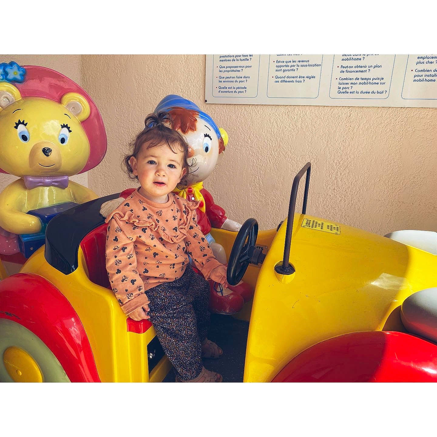 Elya participe au concours pour gagner de l'argent avec cette photo : baby_toys, child, fun, happy, hat, leisure, magenta, person, plastic, play, product, recreation, riding_toy, room, sitting, toddler, toy, toy_vehicle, travel, visual_arts