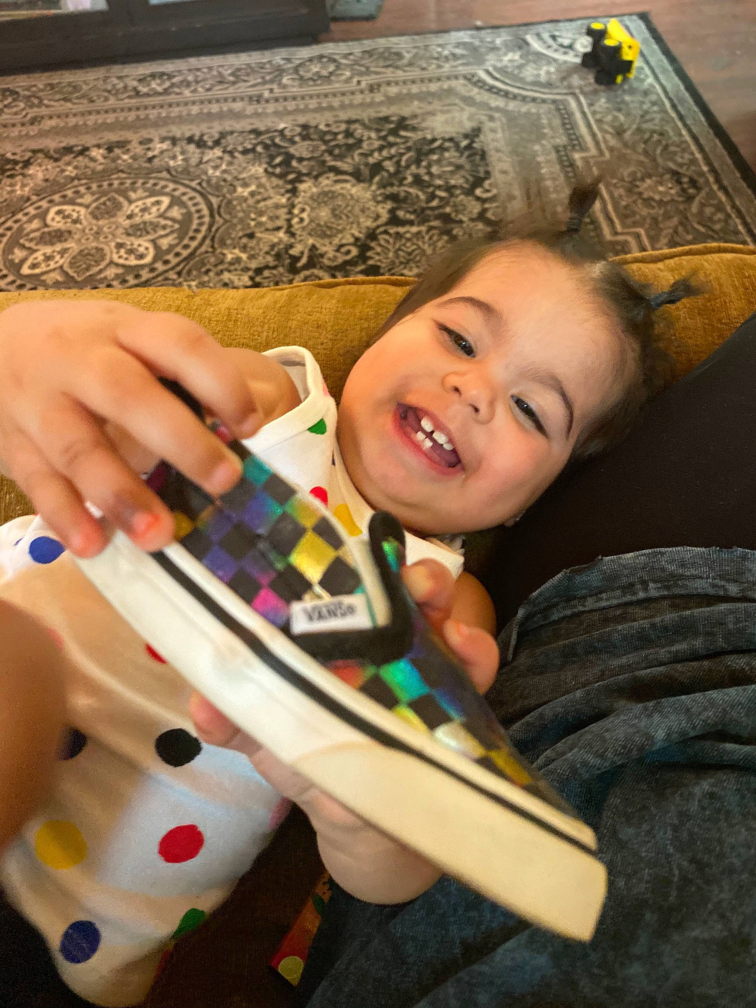 Aveah is registered to the contest to win money with this photo: child, finger, hand, joy, person, play, toddler