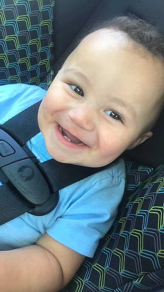 Acen is registered to the contest to win money with this photo: baby, beauty, cheek, child, chin, cool, eye, eyebrow, face, facial_expression, forehead, fun, head, joy, lip, nose, person, product, selfie, skin