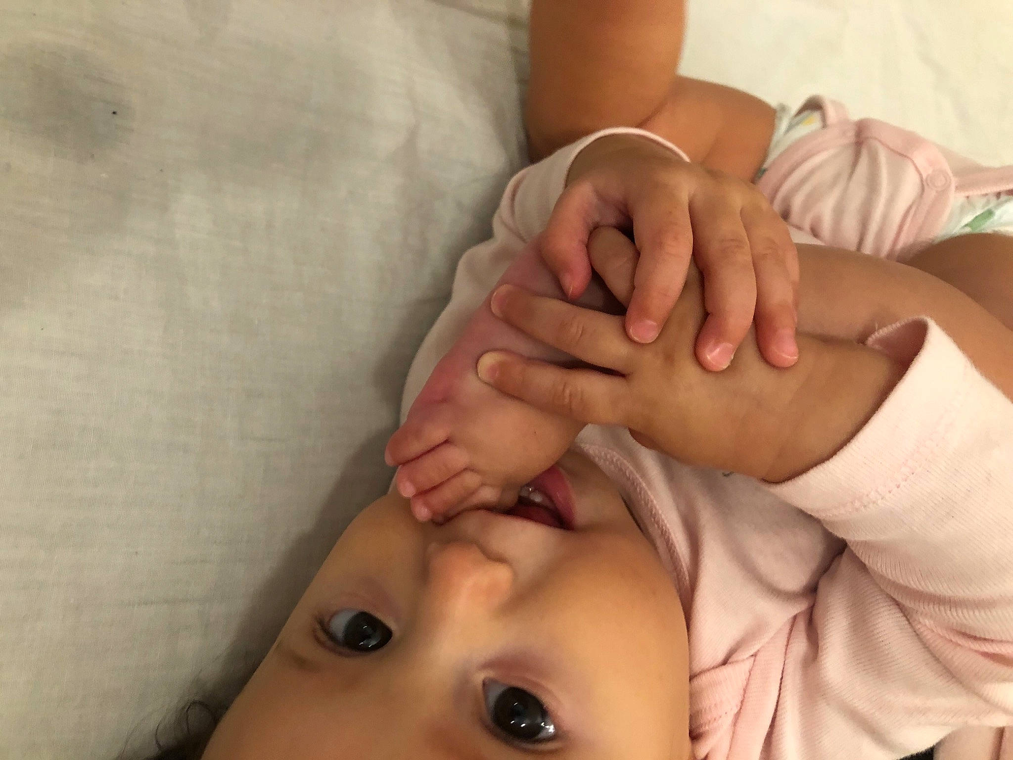 Sophia a rejoint le concours — aidez-le/la à gagner de superbes lots ! baby, baby_toddler_clothing, cheek, child, comfort, eyebrow, eyelash, finger, gesture, headwear, iris, linens, love, nail, organ, person, ritual, skin, stomach, toddler