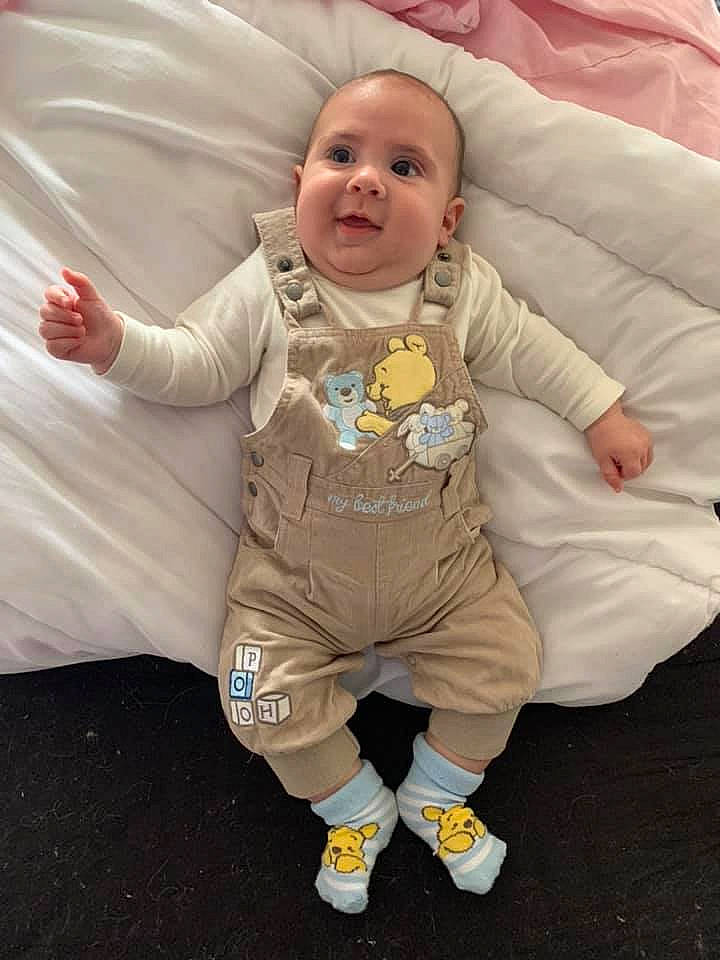 Hayden a rejoint le concours — aidez-le/la à gagner de superbes lots ! baby, child, fun, person, skin, smile, toddler