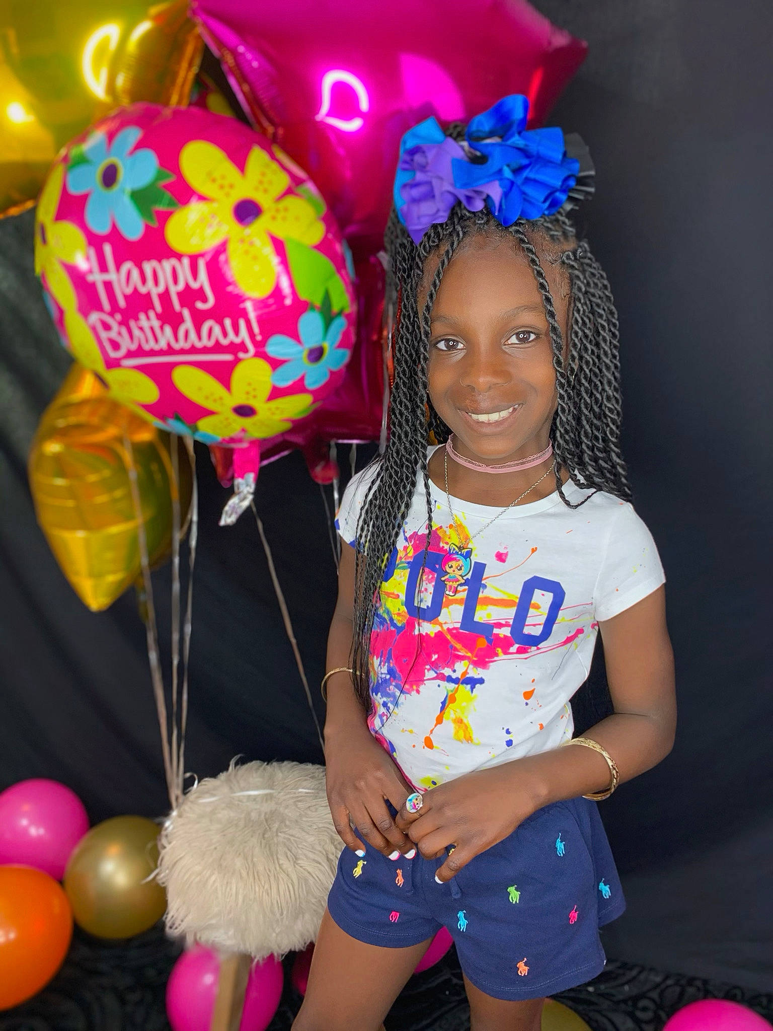 Camille is registered to the contest to win money with this photo: balloon, beauty, child, electric_blue, event, facial_expression, fashion, fun, happy, joy, magenta, party_supply, people, person, photograph, pink, shorts, smile, snapshot, summer