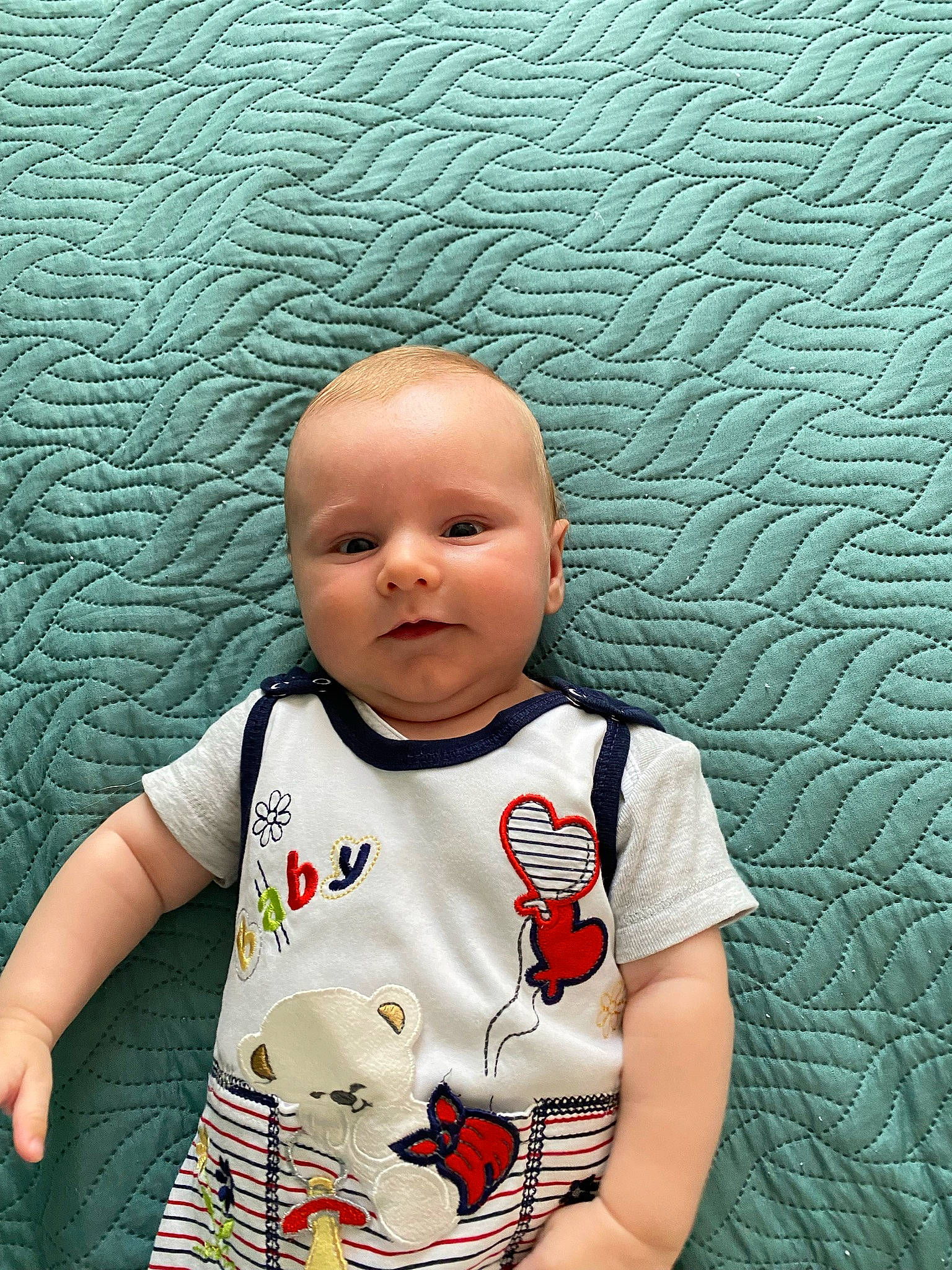 Daniel participe au concours pour gagner de l'argent avec cette photo : baby, baby_toddler_clothing, cheek, cool, dress, face, facial_expression, hairstyle, happy, iris, lip, neck, nose, person, photograph, skin, sleeve, smile, standing, t_shirt