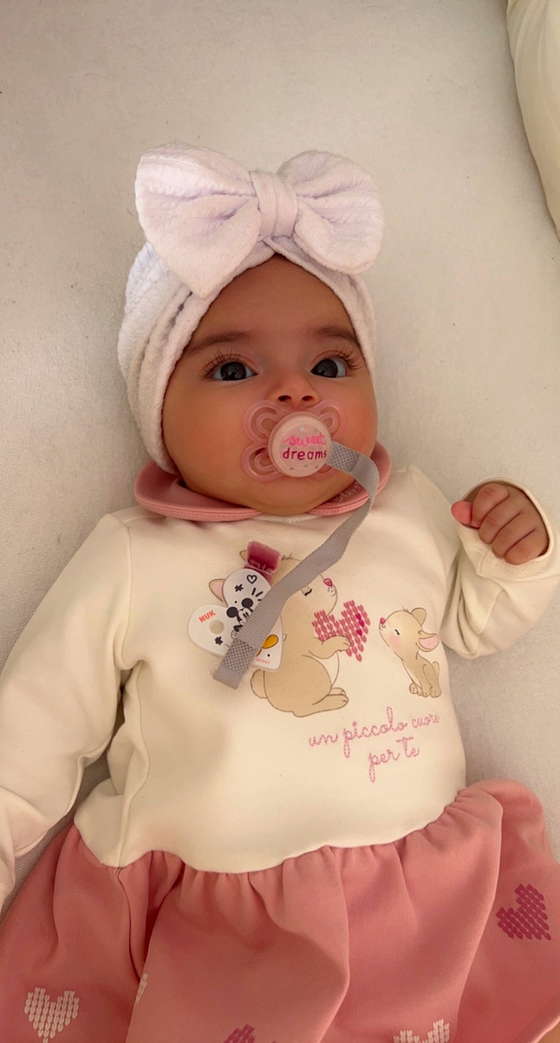 Maria a rejoint le concours — aidez-le/la à gagner de superbes lots ! baby, baby_products, baby_toddler_clothing, cap, cheek, child, chin, costume, eyelash, fashion_accessory, fun, happy, headwear, lip, magenta, peach, person, pink, sleeve, smile