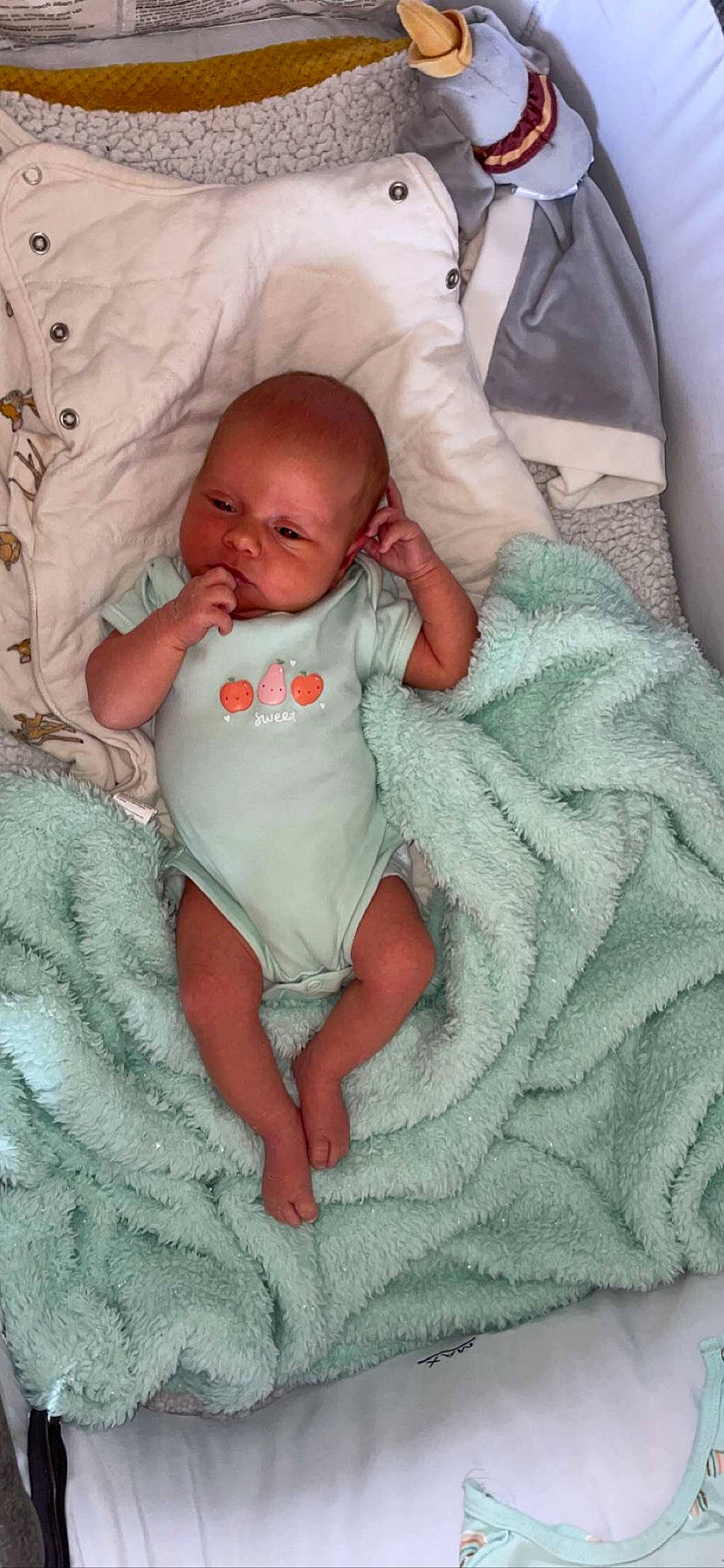 Svetlana participe au concours pour gagner de l'argent avec cette photo : baby, baby_products, baby_sleeping, baby_toddler_clothing, bed, bedding, bedtime, cheek, child, comfort, eye, face, head, linens, person, product, room, sitting, skin, textile