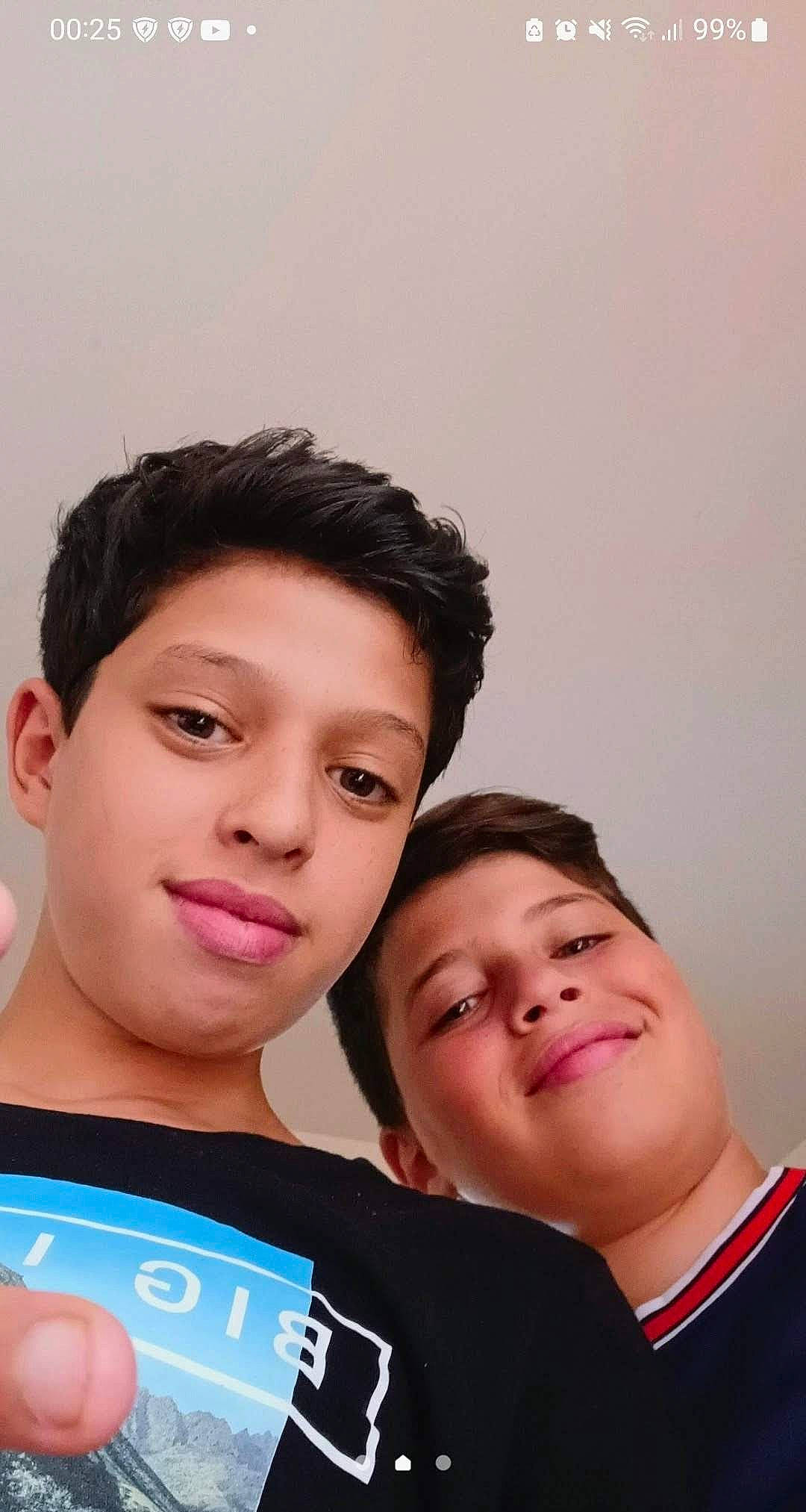 Kevin participe au concours pour gagner de l'argent avec cette photo : black_hair, cheek, child, chin, cool, eyebrow, eyelash, face, flash_photography, forehead, fun, gesture, happy, joy, leisure, neck, person, portrait_photography, selfie, smile