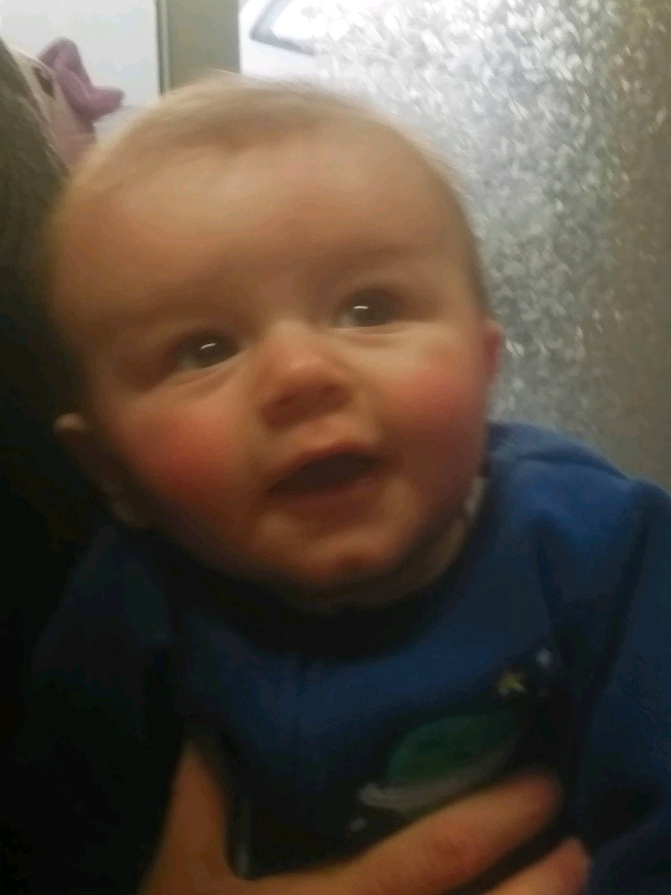 Timothée participe au concours pour gagner de l'argent avec cette photo : baby, cheek, child, chin, cool, eye, eyebrow, face, facial_expression, forehead, fun, hair, head, iris, lip, mouth, nose, person, skin, smile