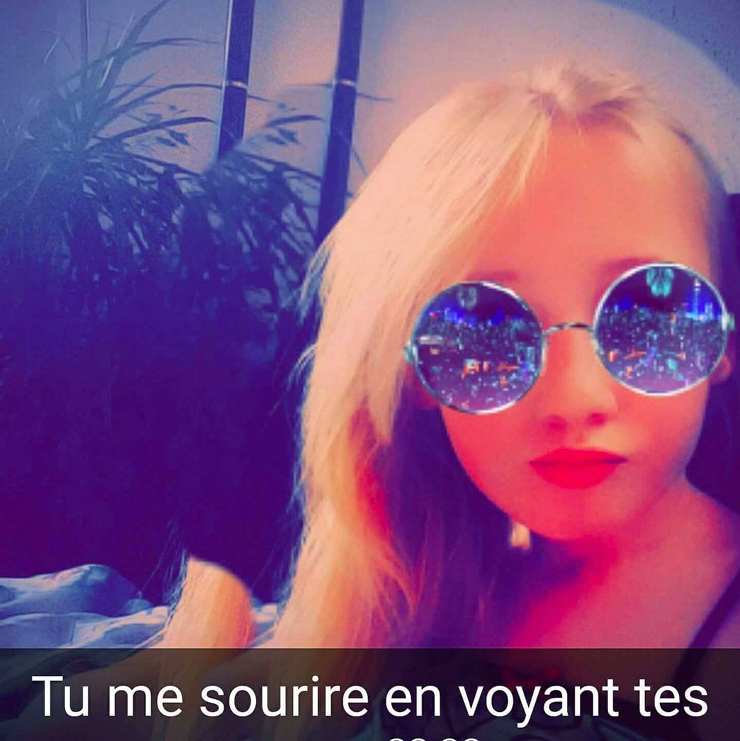 Kenza participe au concours pour gagner de l'argent avec cette photo : blond, blue, color, cool, eye, eyewear, glasses, image, nose, selfie, sunglasses, vision_care