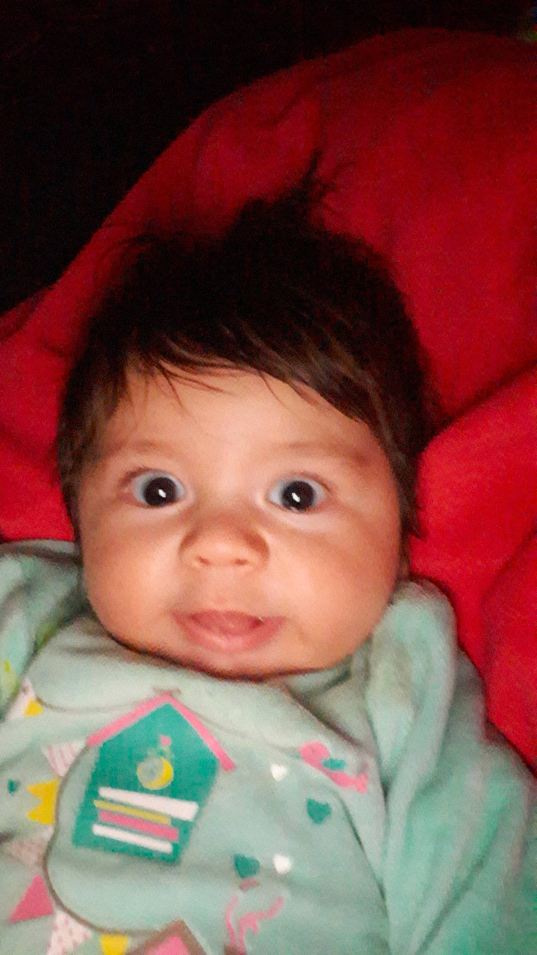 Steven participe au concours pour gagner de l'argent avec cette photo : boy, cheek, child, chin, eye, face, forehead, hair, head, human_hair_color, infant, iris, lip, mouth, nose, person, pink, skin, smile, toddler