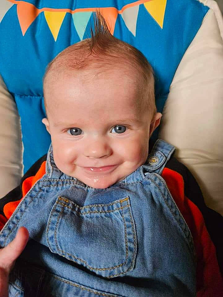 Gabriel participe au concours pour gagner de l'argent avec cette photo : azure, baby, baby_toddler_clothing, cheek, chin, cool, electric_blue, eye, fun, happy, head, headgear, iris, joy, neck, nose, person, skin, sleeve, smile