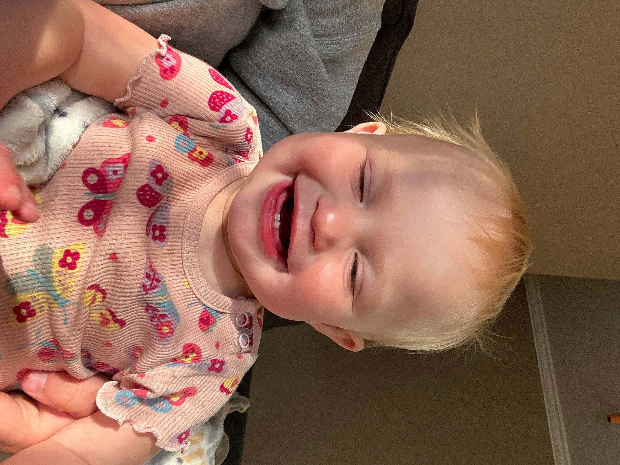 Haven is registered to the contest to win money with this photo: arm, cheek, chin, eye, eyebrow, face, gesture, hair, hand, happy, head, human_body, iris, joy, lip, mouth, neck, nose, person, skin