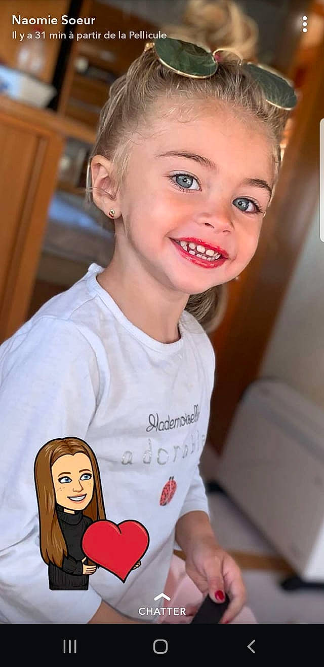 Cassidy a rejoint le concours — aidez-le/la à gagner de superbes lots ! blond, brown_hair, cheek, child, child_model, ear, fun, hair, happy, joy, lip, organ, person, smile, t_shirt, toddler, tooth