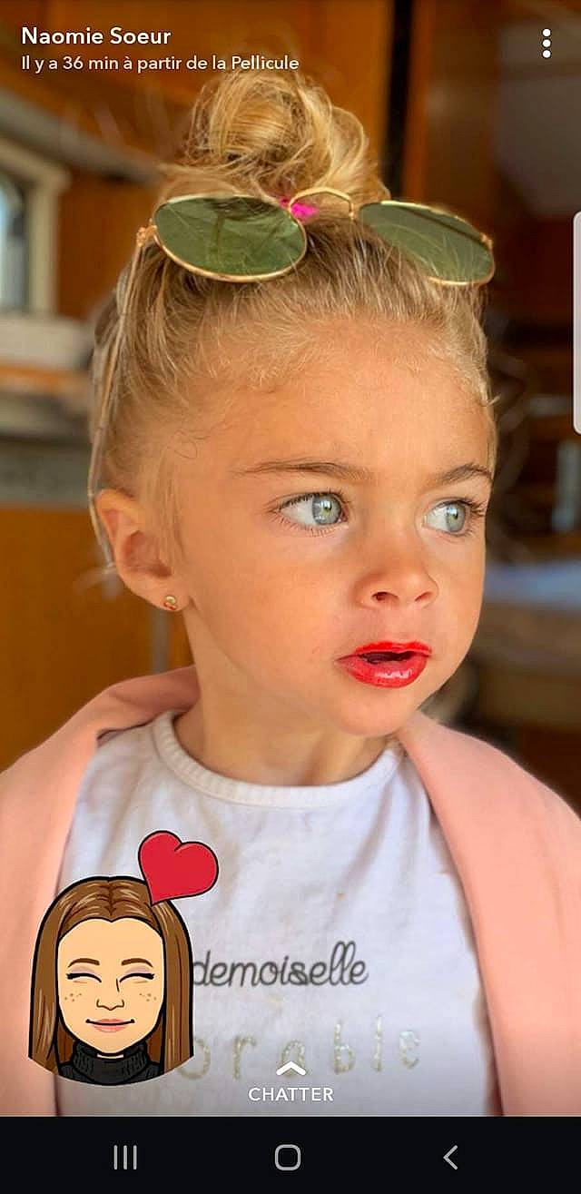 Cassidy a rejoint le concours — aidez-le/la à gagner de superbes lots ! blond, cheek, child, child_model, chin, ear, eyebrow, eyelash, face, forehead, hair, hair_accessory, hairstyle, head, headband, lip, neck, nose, person, skin