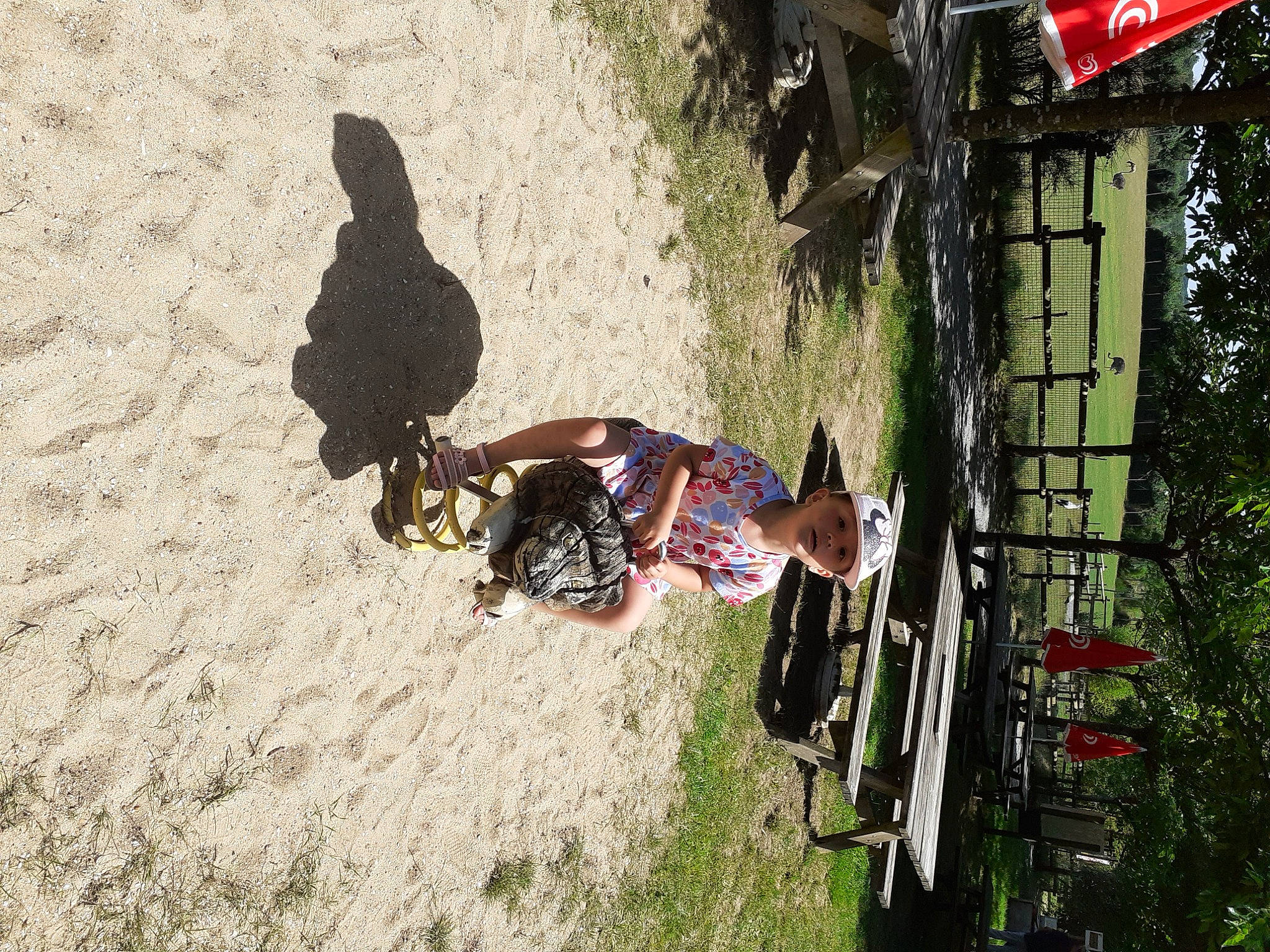 Zina a rejoint le concours — aidez-le/la à gagner de superbes lots ! fun, headwear, leisure, person