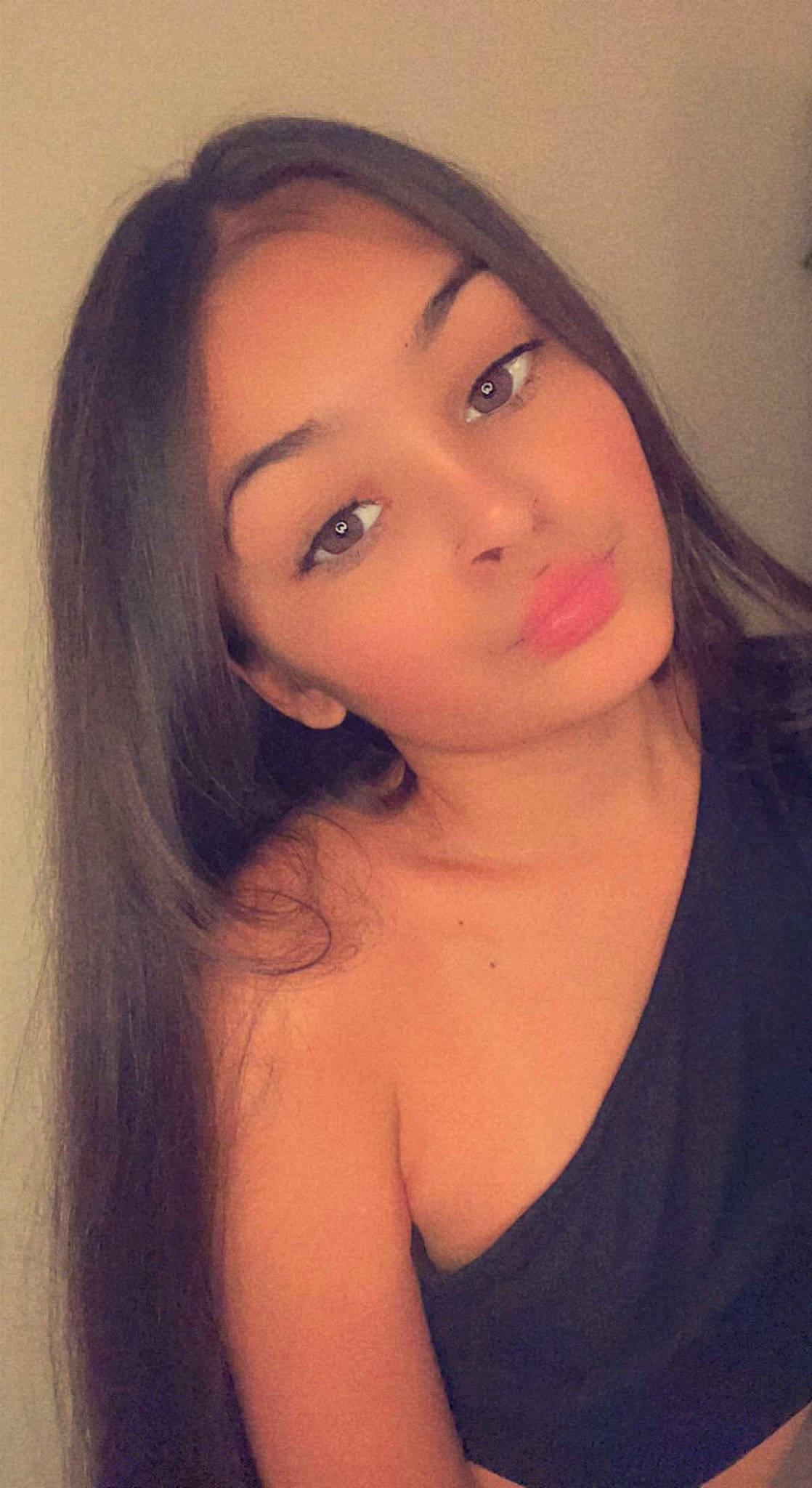 Syliana a rejoint le concours — aidez-le/la à gagner de superbes lots ! cheek, chest, cool, eye, eyelash, flash_photography, forehead, gesture, iris, jaw, joint, layered_hair, lip, lipstick, mouth, neck, nose, person, shoulder, smile