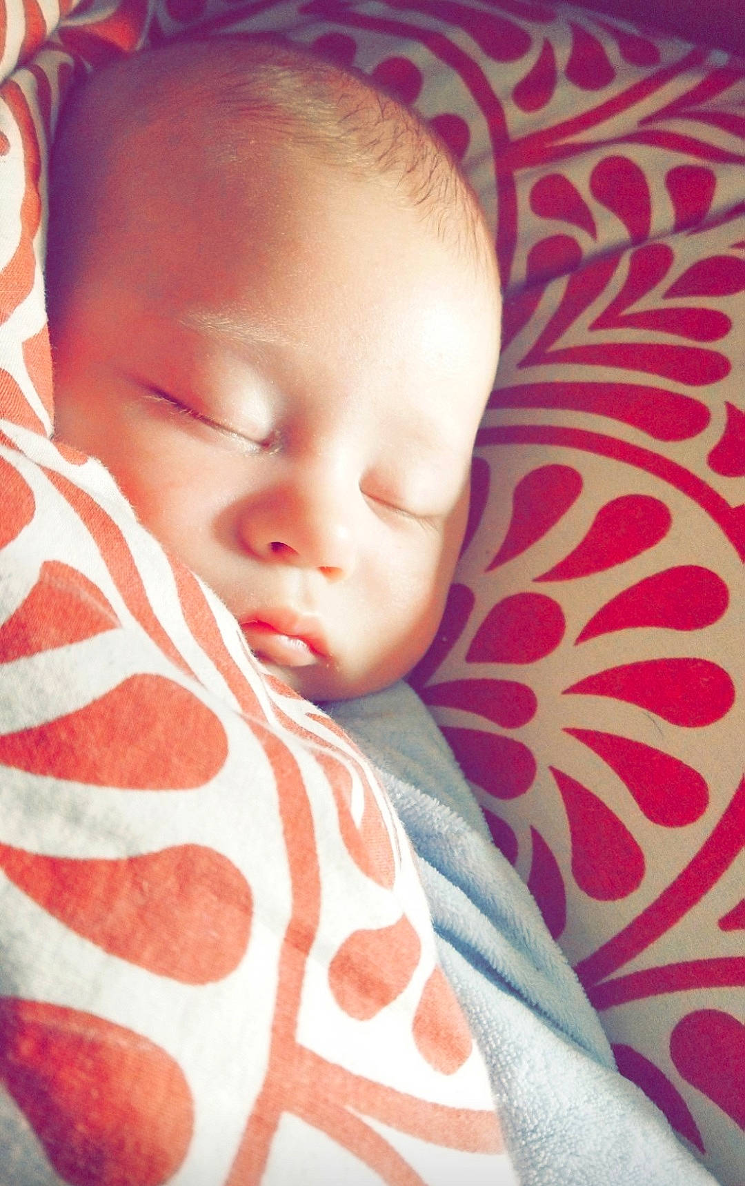 Kayden participe au concours pour gagner de l'argent avec cette photo : baby, baby_sleeping, baby_toddler_clothing, bedding, cheek, child, chin, comfort, eyebrow, head, iris, linens, neck, nose, pattern, person, pink, skin, sleeve, textile
