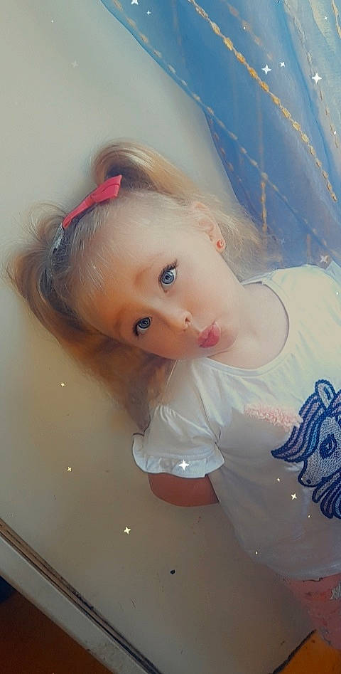 Elaynna participe au concours pour gagner de l'argent avec cette photo : art, barbie, bathing, blond, brown_hair, cheek, chest, child, doll, eyelash, fashion_accessory, fashion_design, hair_coloring, iris, lip, long_hair, peach, person, plastic, toy