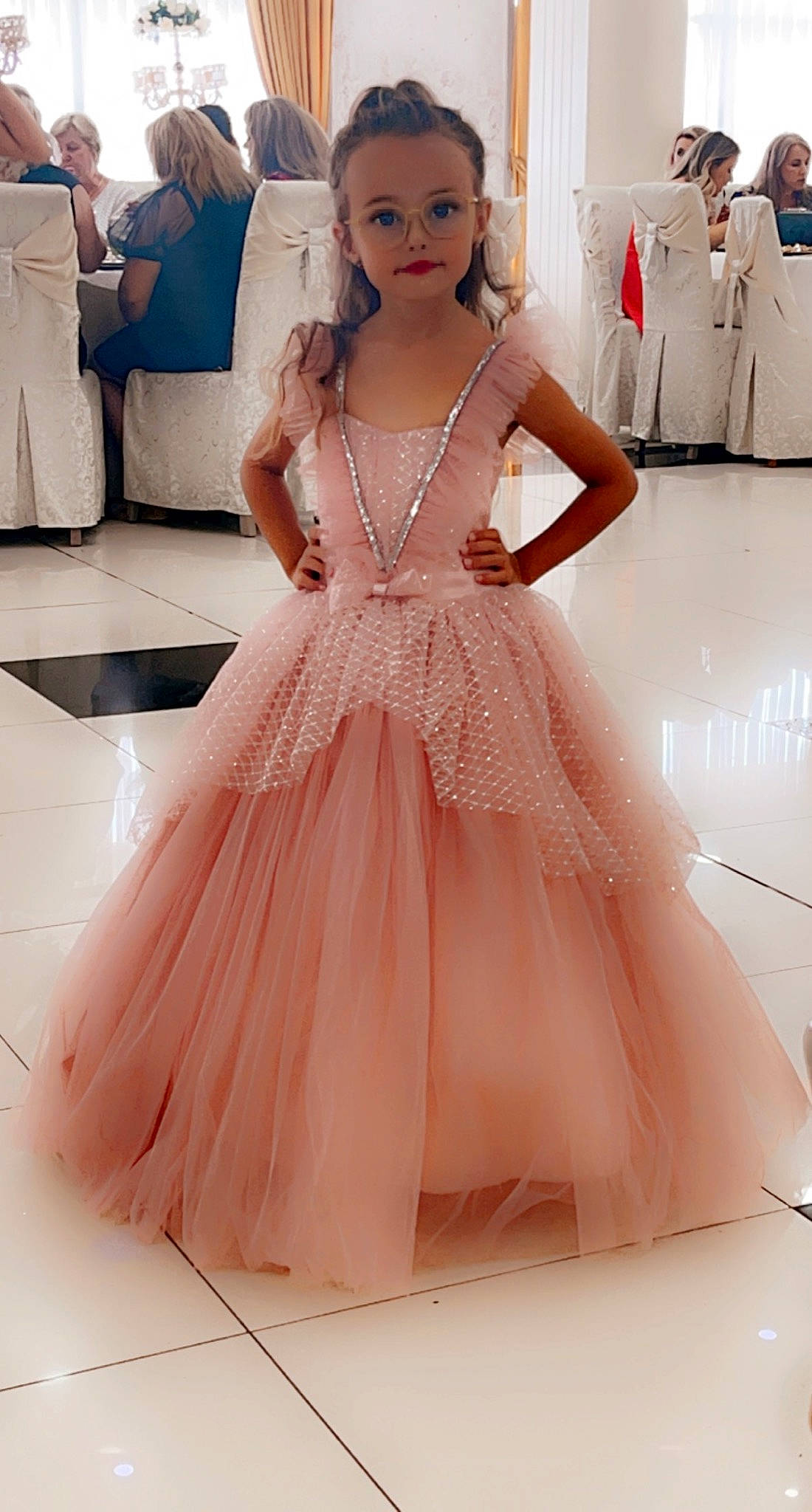 Emna participe au concours pour gagner de l'argent avec cette photo : bridal_accessory, bridal_party_dress, clothing, day_dress, dress, embellishment, eyelash, fashion, fashion_design, fashion_model, flooring, formal_wear, gown, joint, neck, one_piece_garment, person, pink, sleeve, waist