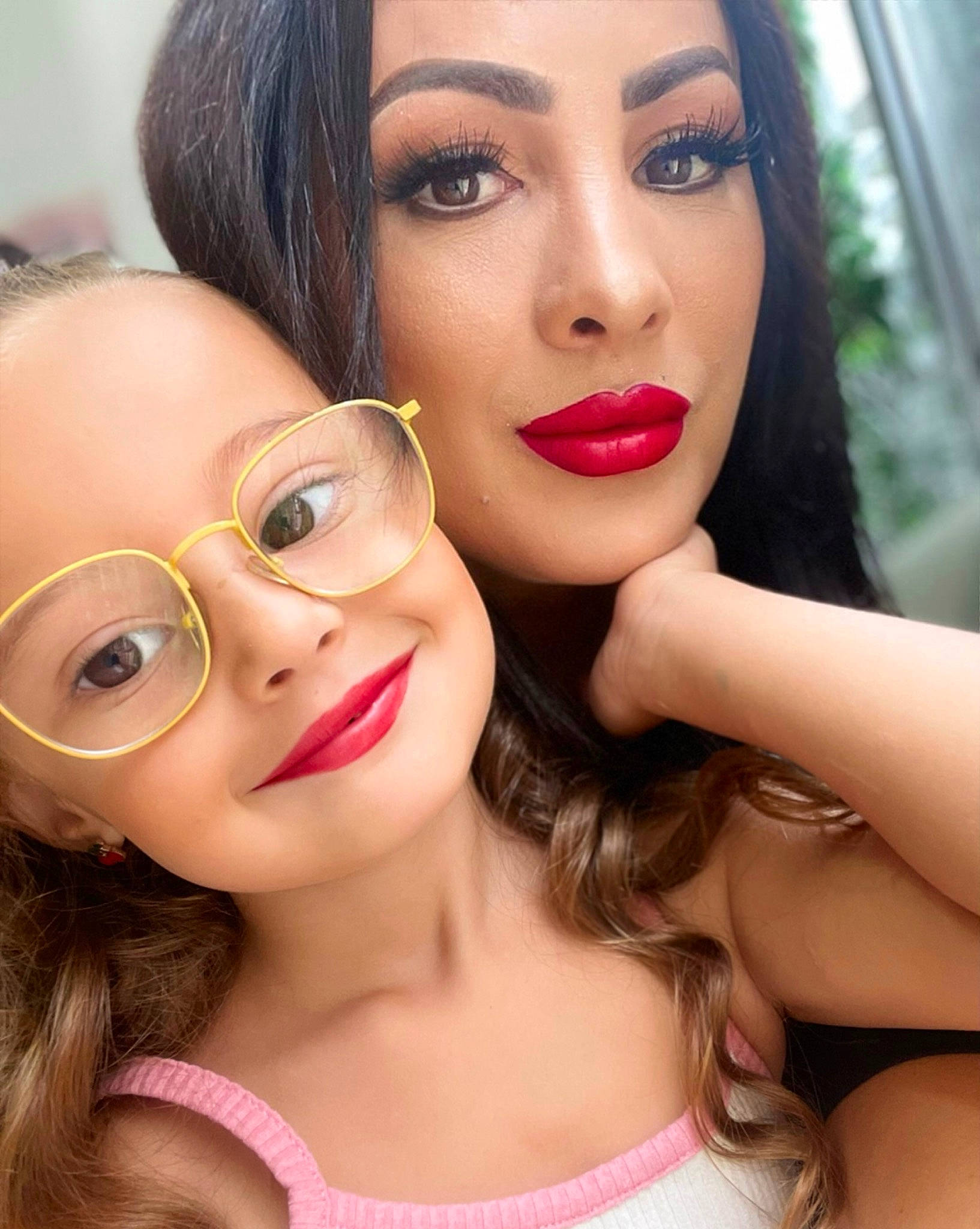 Emna participe au concours pour gagner de l'argent avec cette photo : cheek, chin, eye, eye_liner, eyebrow, eyelash, face, facial_expression, fashion, forehead, head, human, jaw, joy, lip, lipstick, mouth, nose, organ, person