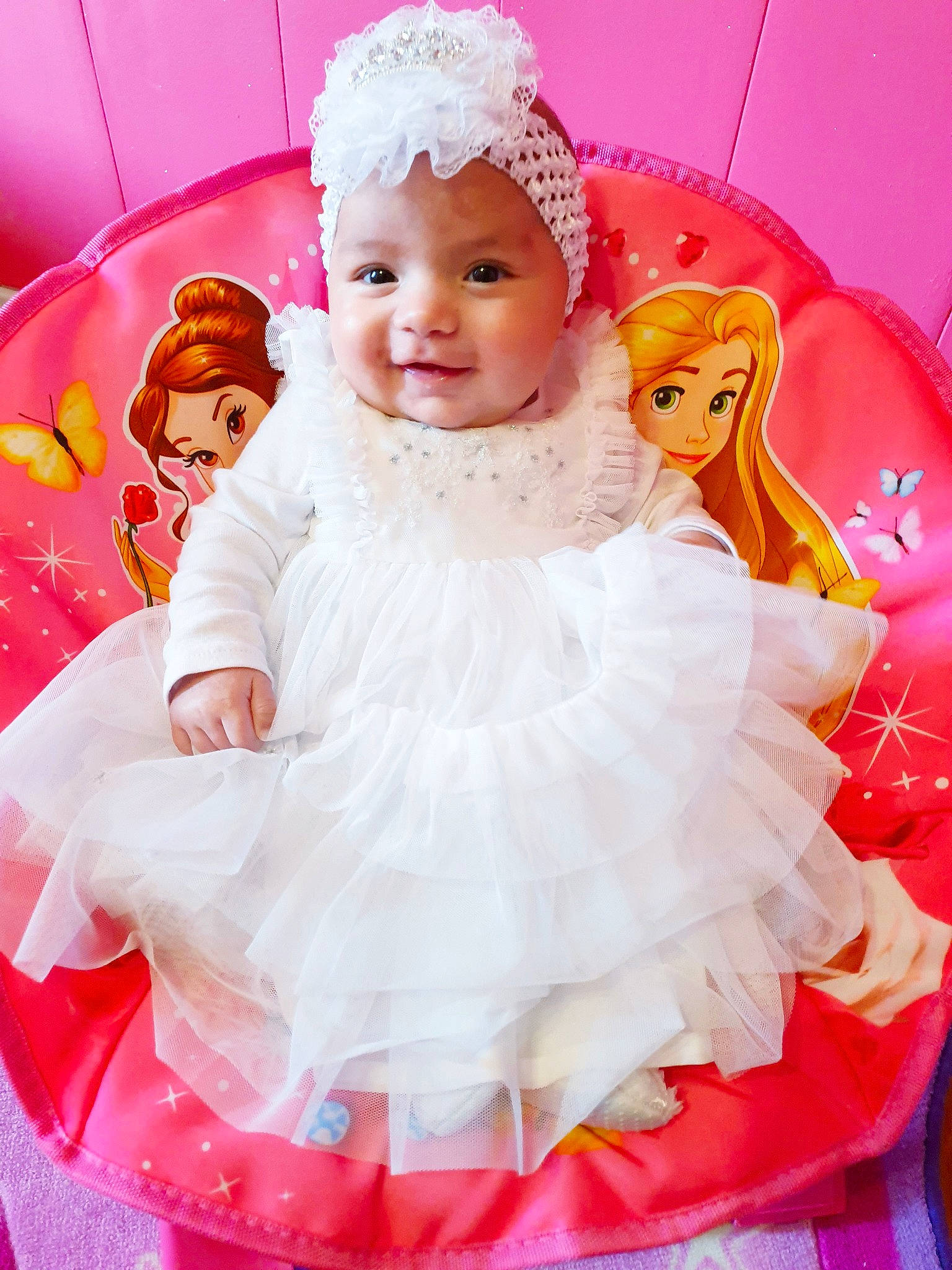 Giulia participe au concours pour gagner de l'argent avec cette photo : bridal_clothing, child, costume, doll, dress, flower_girl, girl, gown, hair_accessory, happiness, infant, joy, outerwear, peach, person, pink, product, textile, toddler