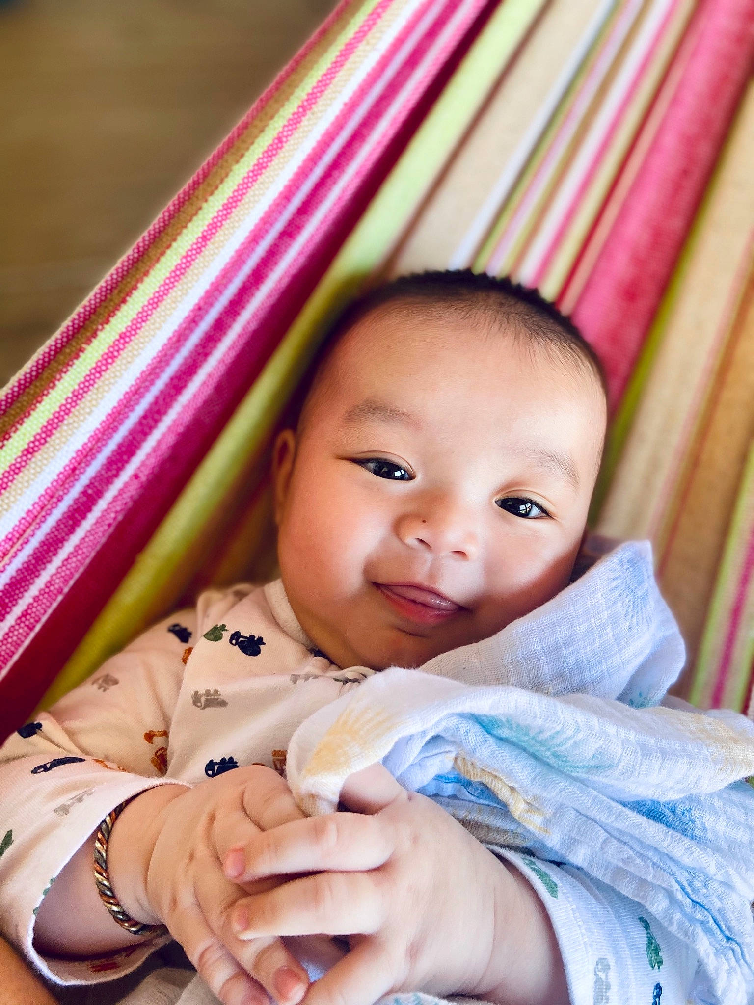 Rowan is registered to the contest to win money with this photo: baby, baby_toddler_clothing, cheek, chin, close_up, eye, face, finger, fun, gesture, hand, happy, head, nose, person, skin, sleeve, smile, textile, tints_and_shades